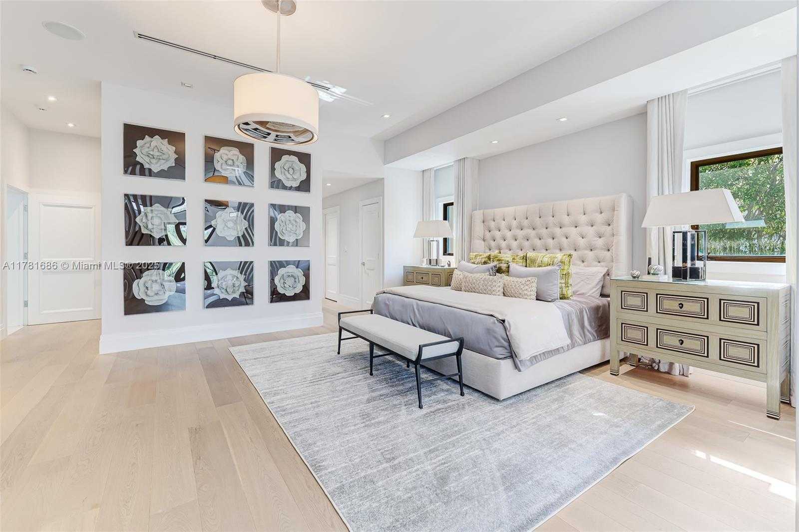 Small Image of 555 ARVIDA PKWY, Coral Gables Number 18