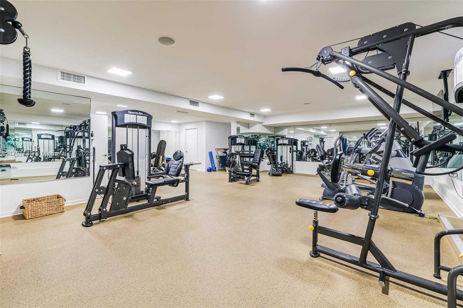 Small Image of 555 ARVIDA PKWY, Coral Gables Number 25