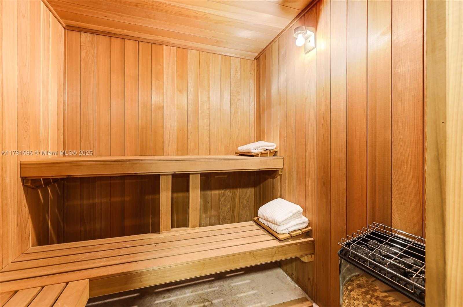 Small Image of 555 ARVIDA PKWY, Coral Gables Number 26