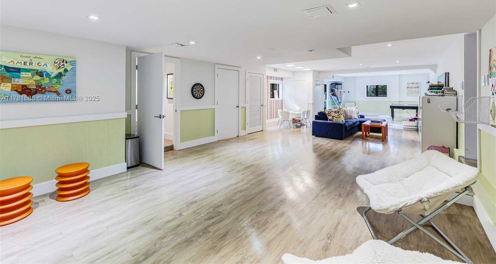 Small Image of 555 ARVIDA PKWY, Coral Gables Number 27