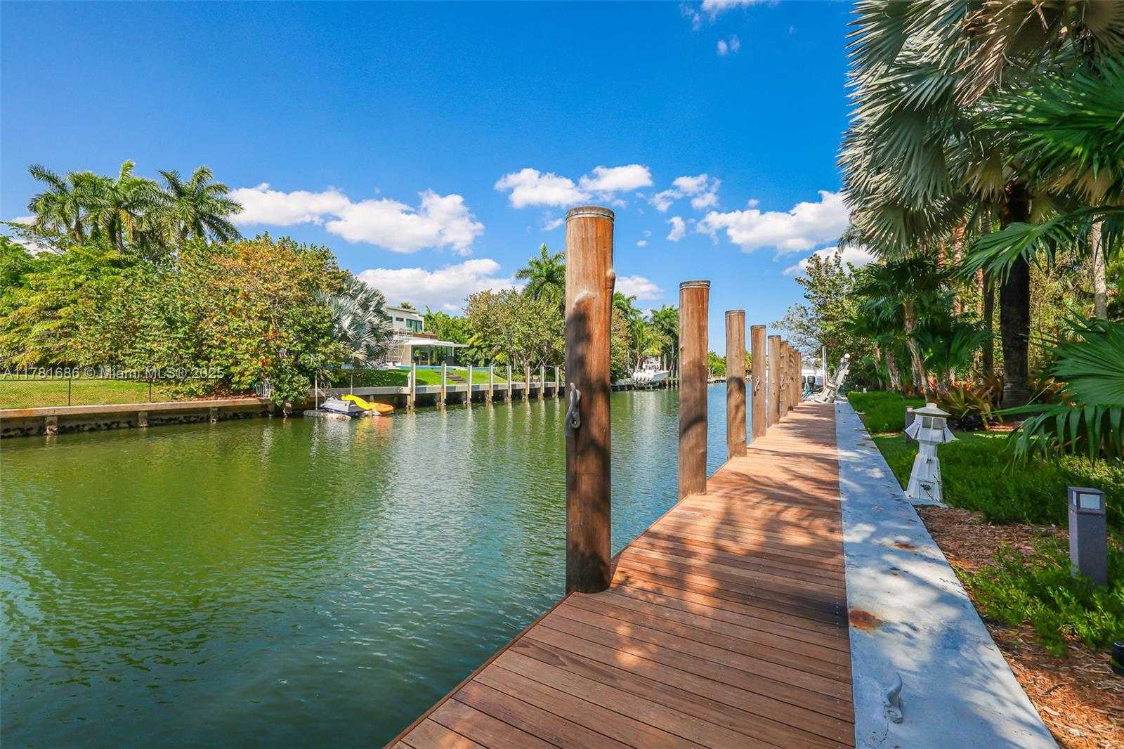 Small Image of 555 ARVIDA PKWY, Coral Gables Number 34