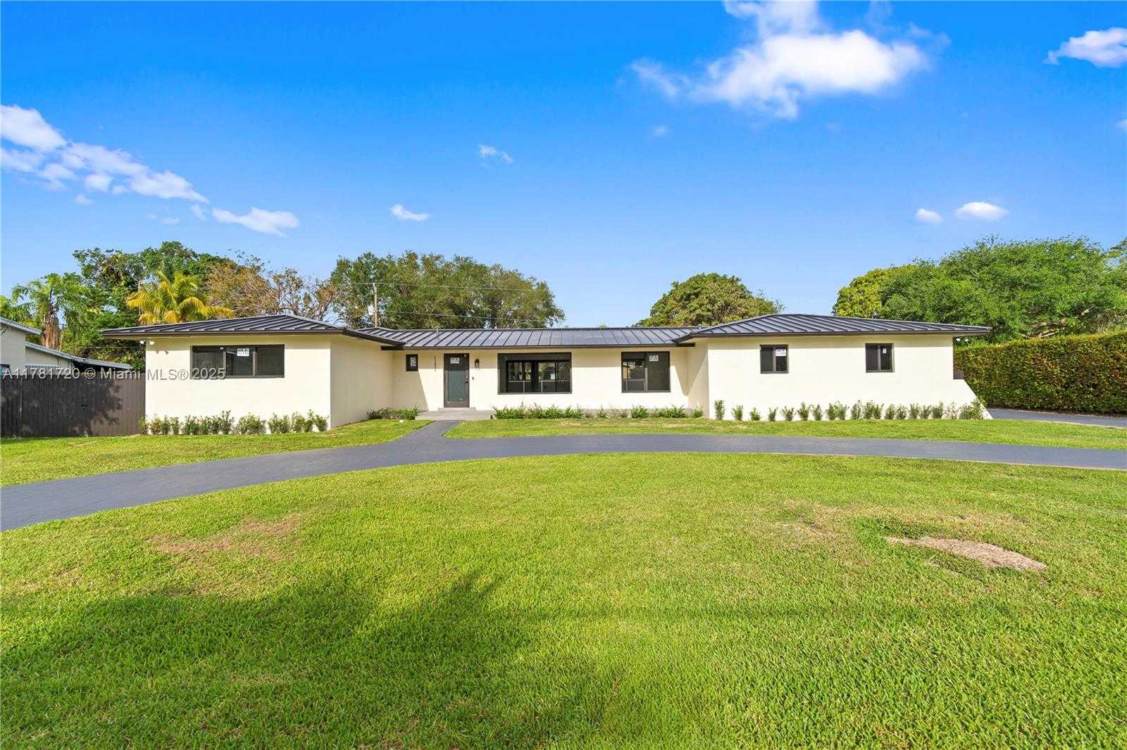 Small Image of 17020 SOUTH WEST 87TH CT, Palmetto Bay Number 2