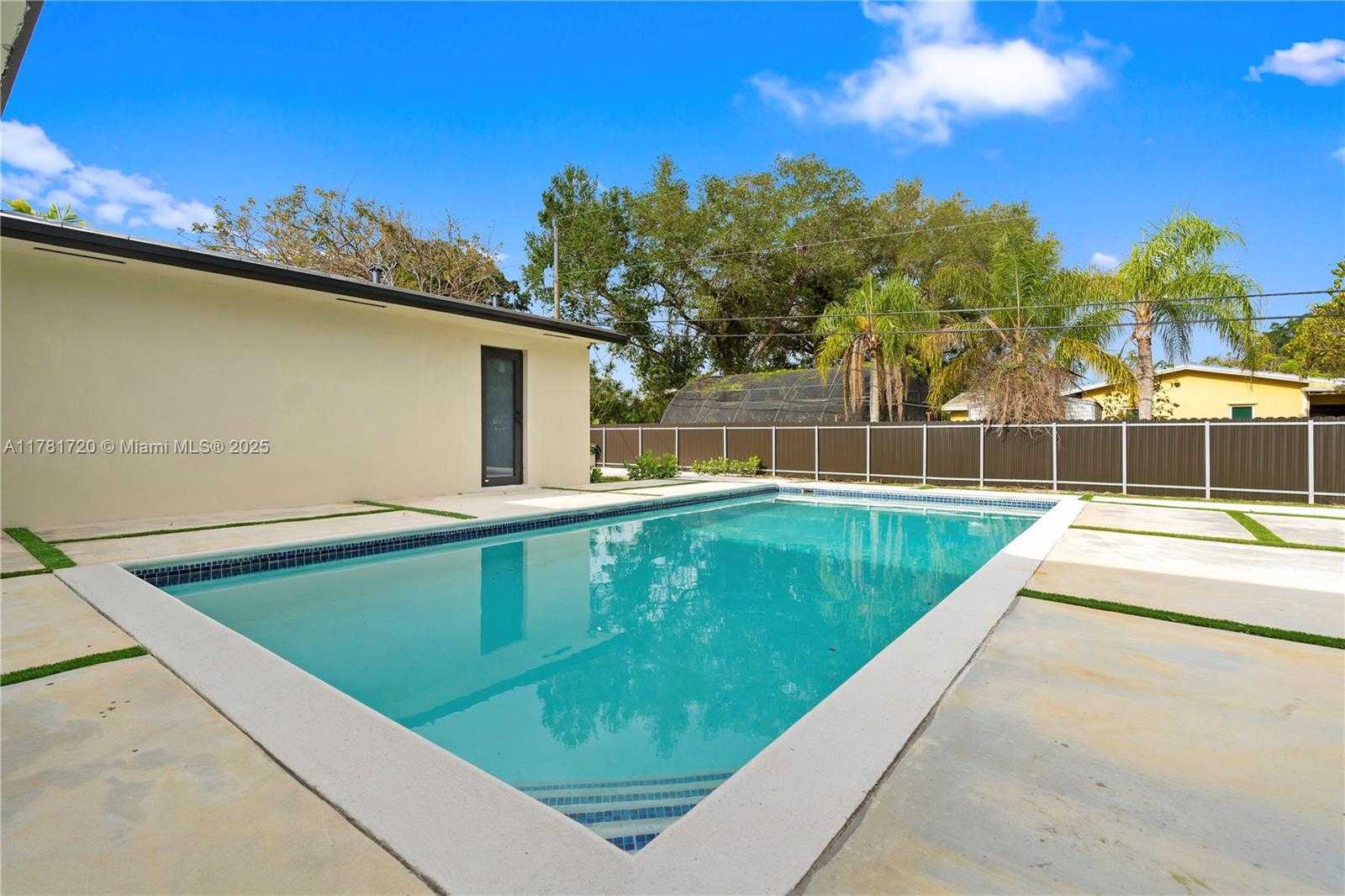 Small Image of 17020 SOUTH WEST 87TH CT, Palmetto Bay Number 33