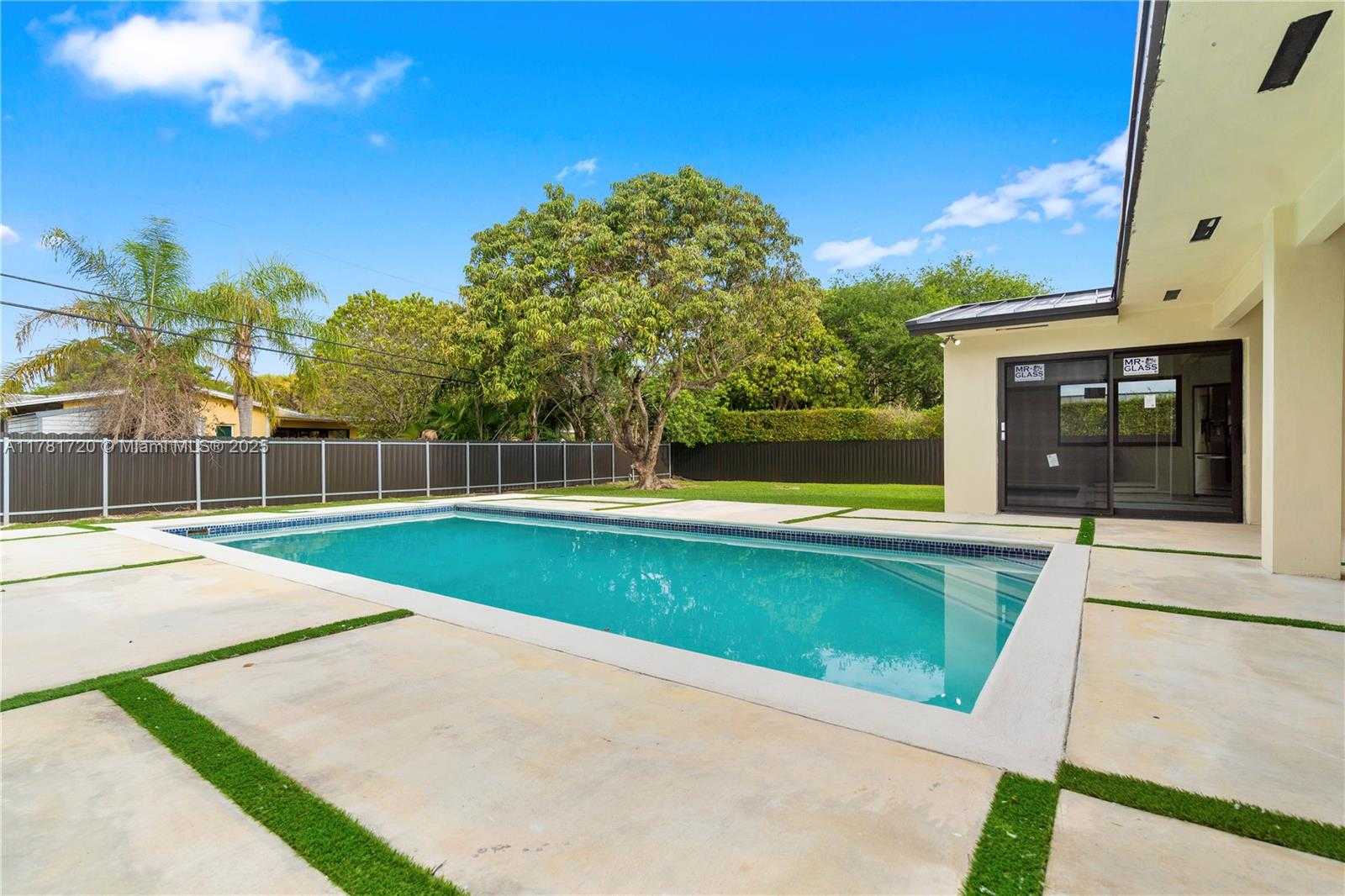 Small Image of 17020 SOUTH WEST 87TH CT, Palmetto Bay Number 37