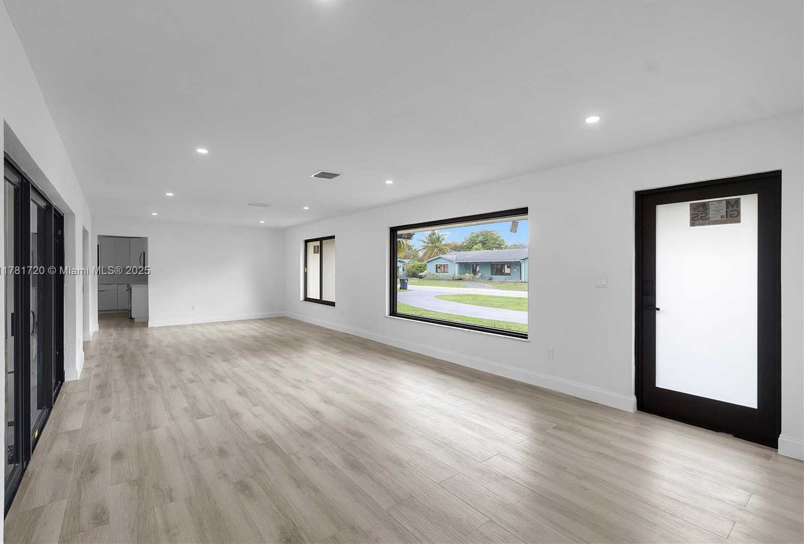 Small Image of 17020 SOUTH WEST 87TH CT, Palmetto Bay Number 4