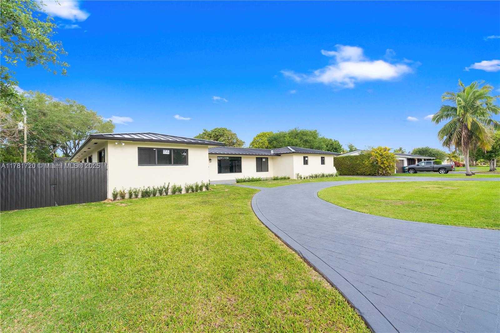 Small Image of 17020 SOUTH WEST 87TH CT, Palmetto Bay Number 42