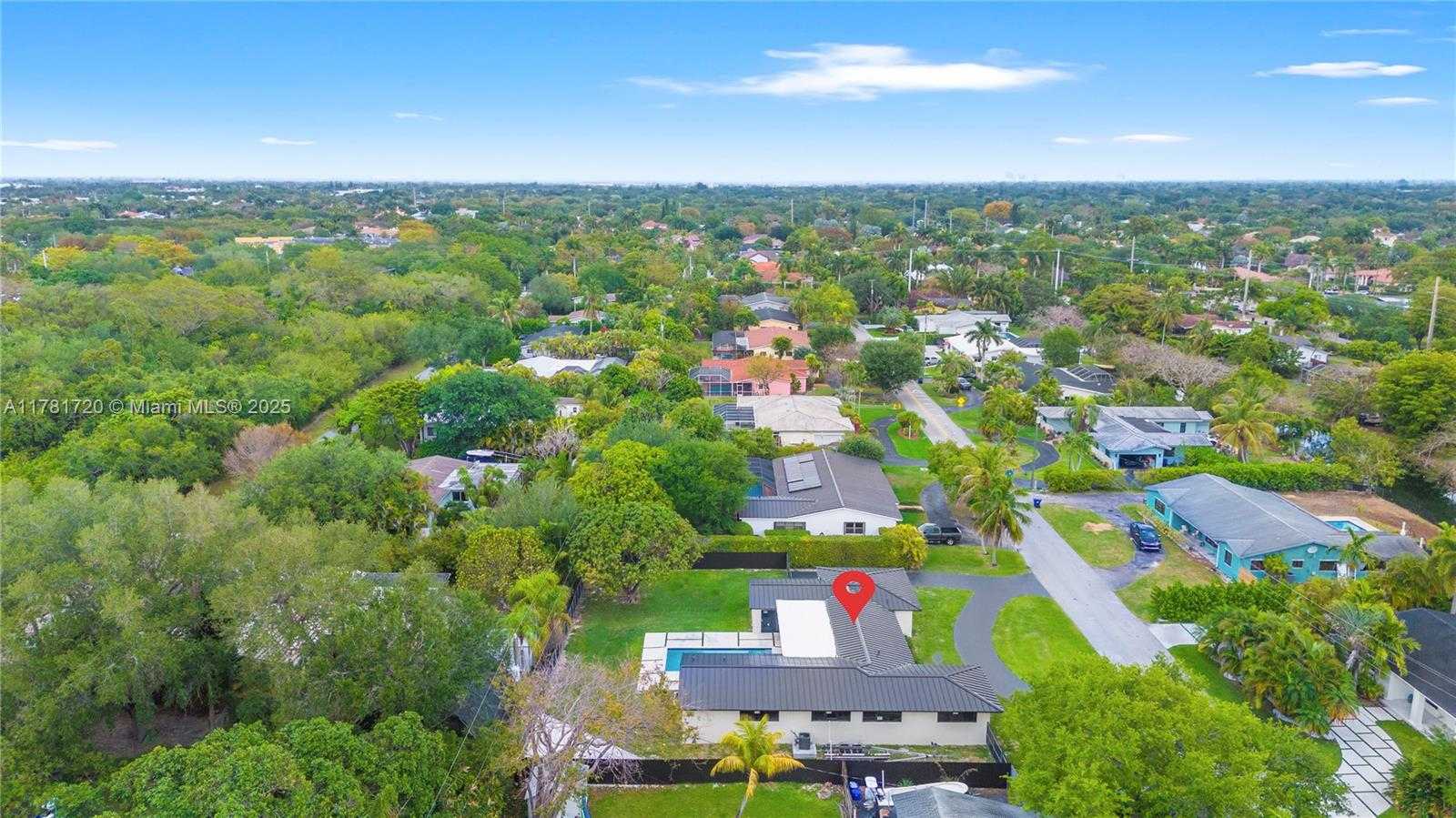 Small Image of 17020 SOUTH WEST 87TH CT, Palmetto Bay Number 47