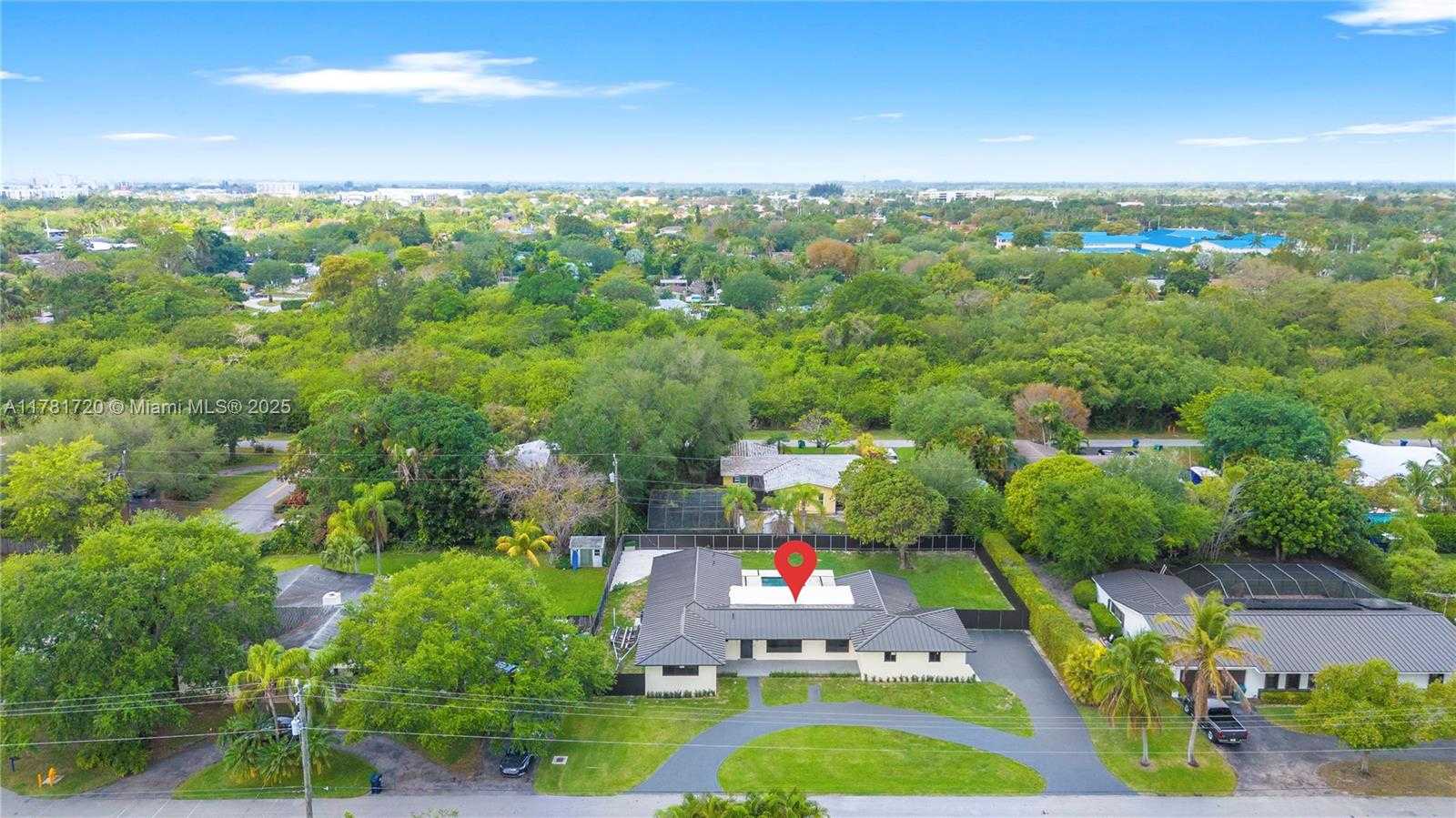 Small Image of 17020 SOUTH WEST 87TH CT, Palmetto Bay Number 48