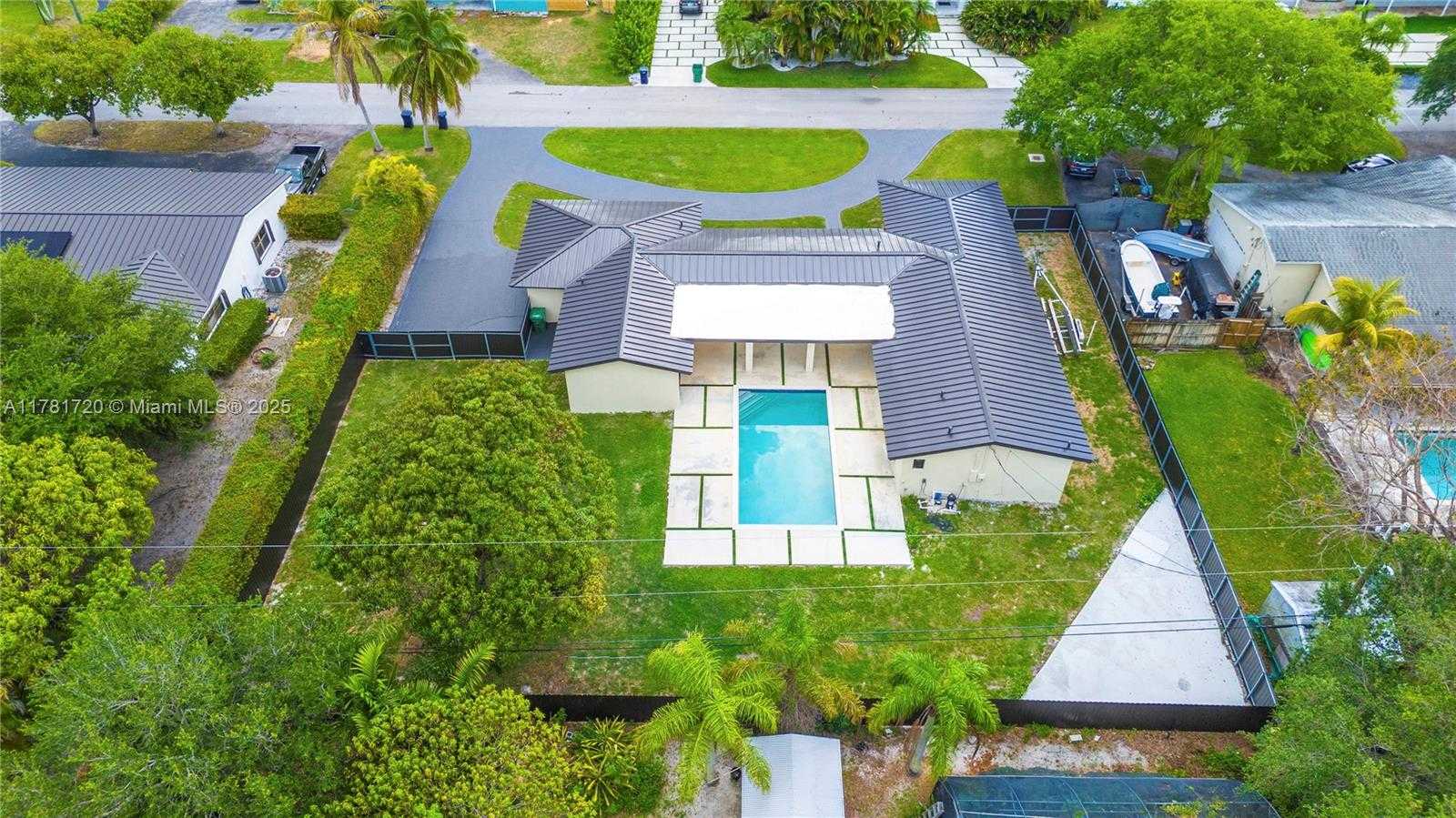 Small Image of 17020 SOUTH WEST 87TH CT, Palmetto Bay Number 50