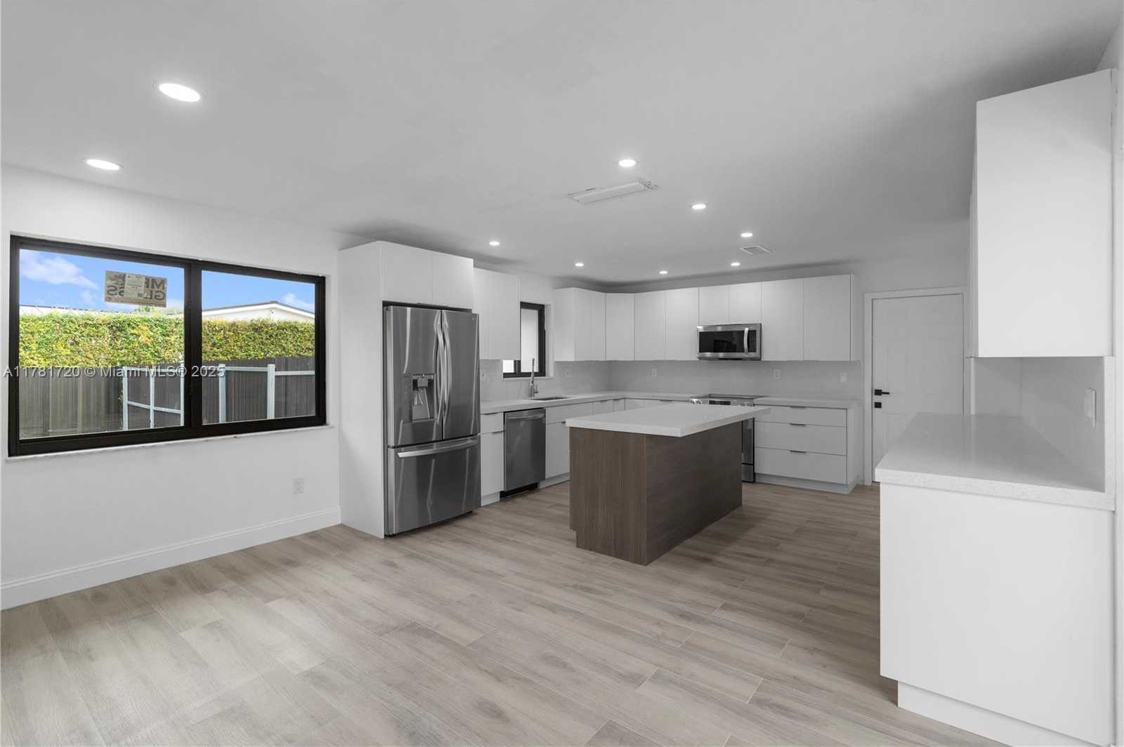 Small Image of 17020 SOUTH WEST 87TH CT, Palmetto Bay Number 9