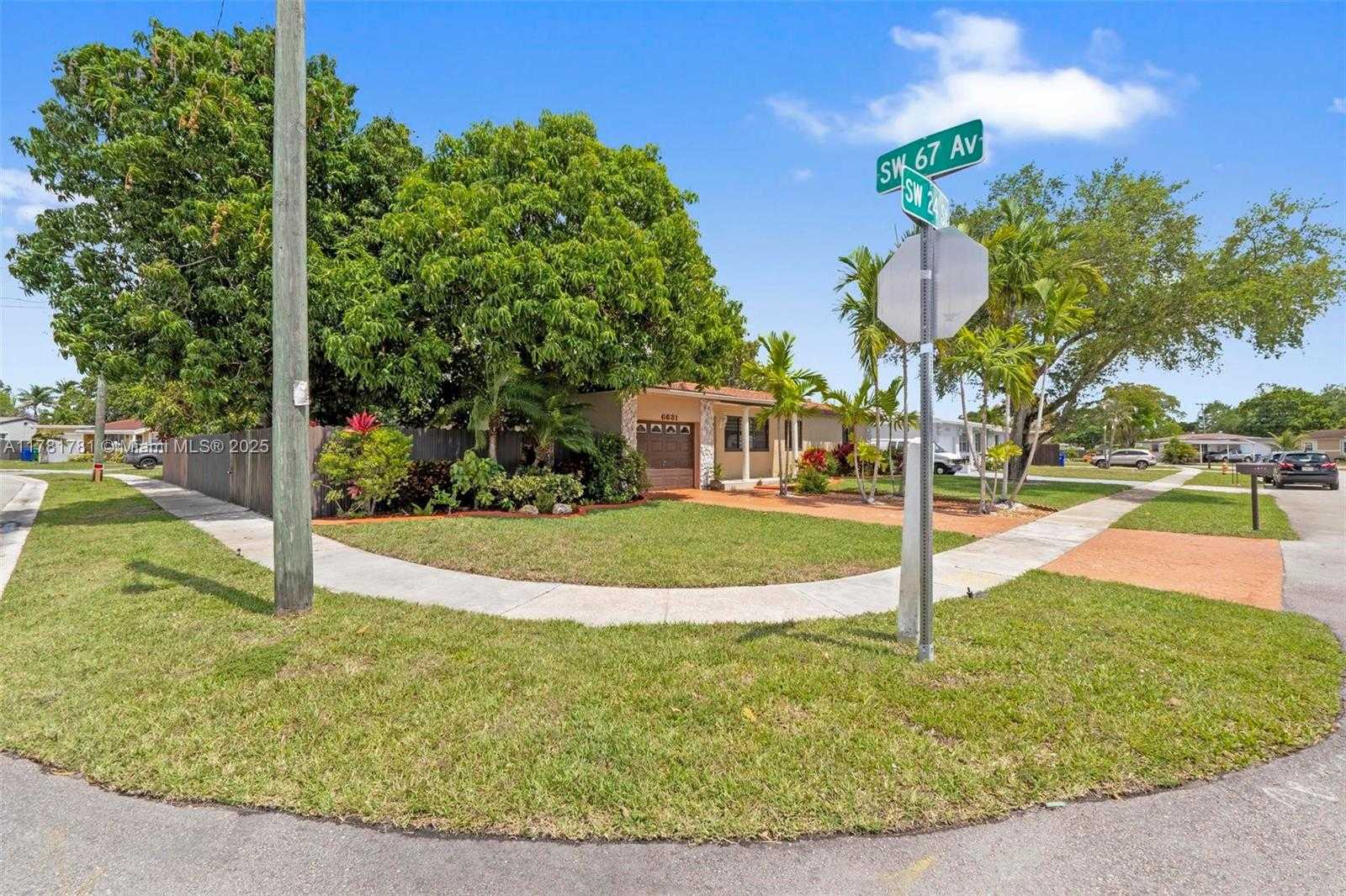 Small Image of 6631 SOUTH WEST 24TH ST, Miramar Number 4
