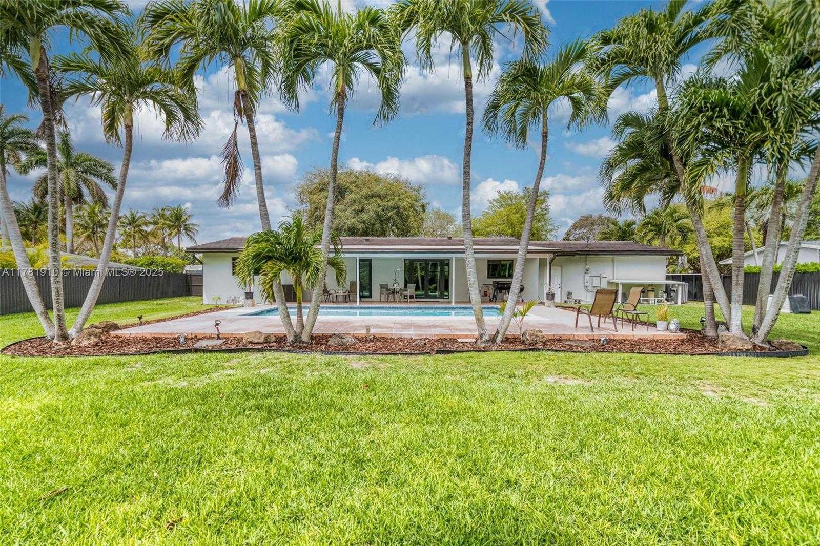 Small Image of 8360 SOUTH WEST 148TH DR, Palmetto Bay Number 23