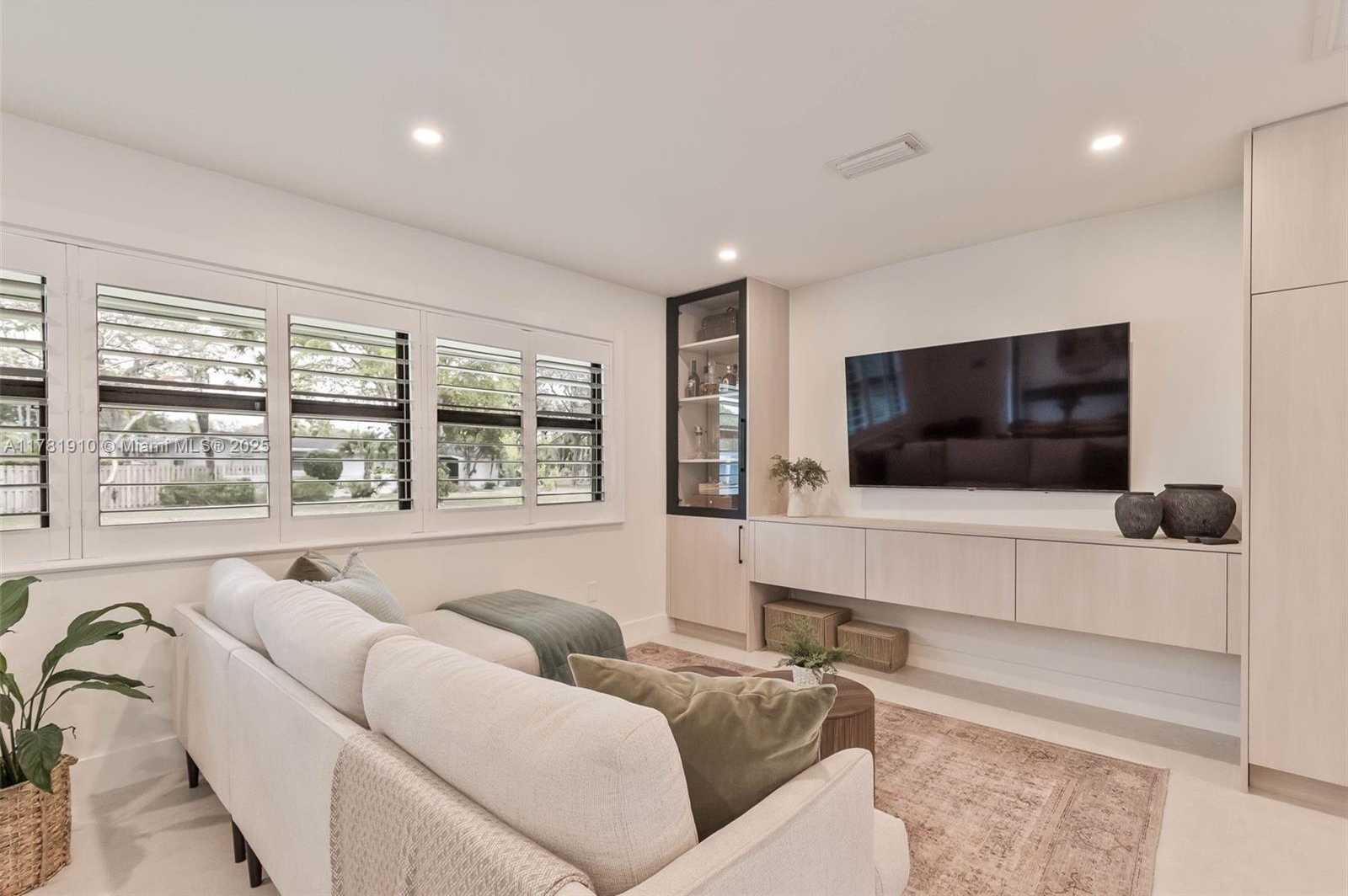 Small Image of 8360 SOUTH WEST 148TH DR, Palmetto Bay Number 5