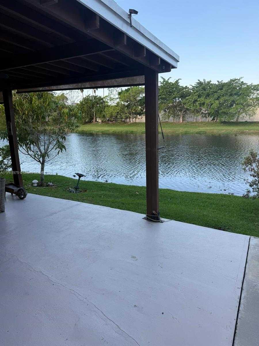 Small Image of 4810 SOUTH WEST 153RD TER, Miramar Number 5