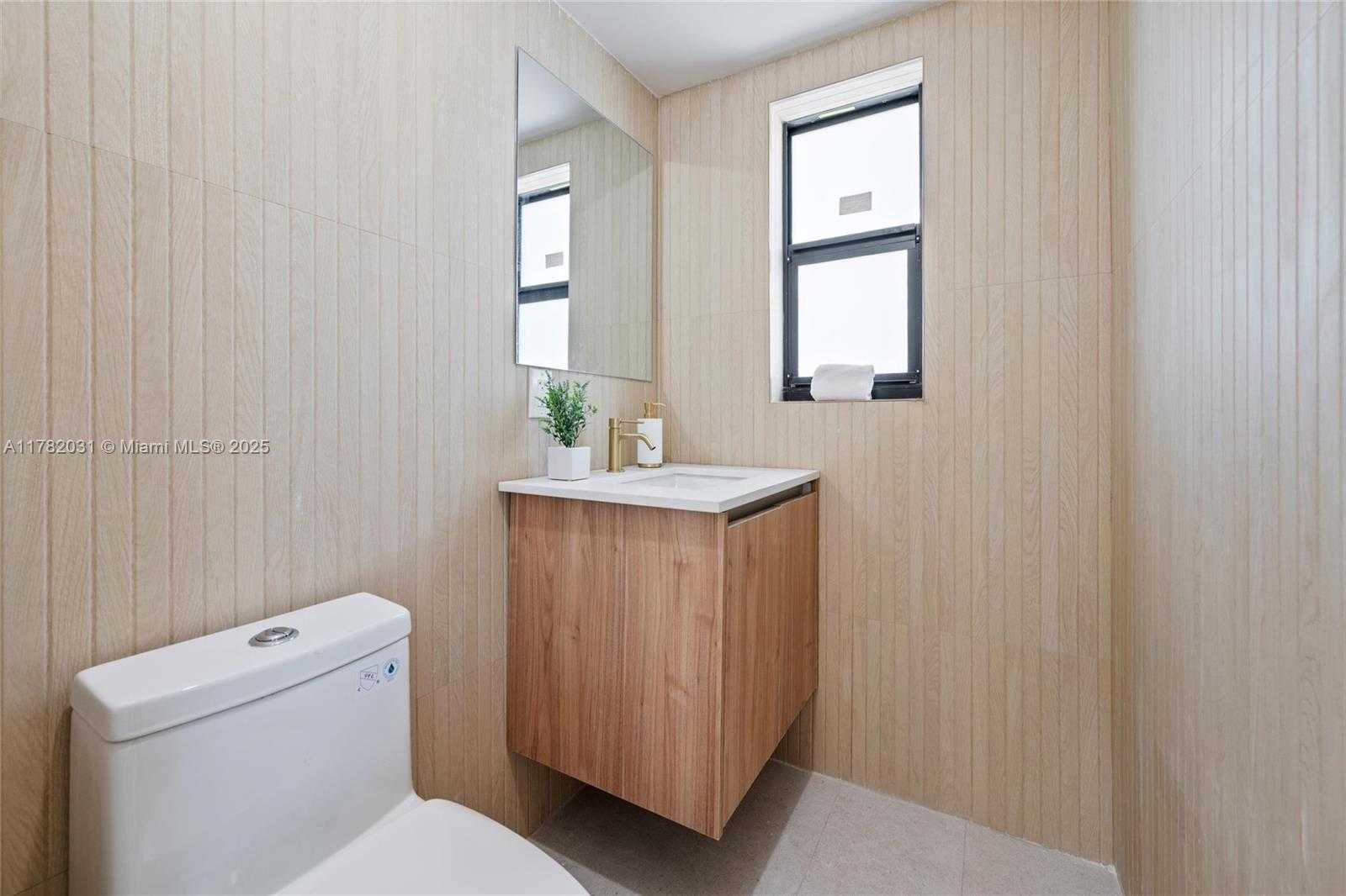 Small Image of 185 NORTH EAST 106TH ST, Miami Shores Number 13