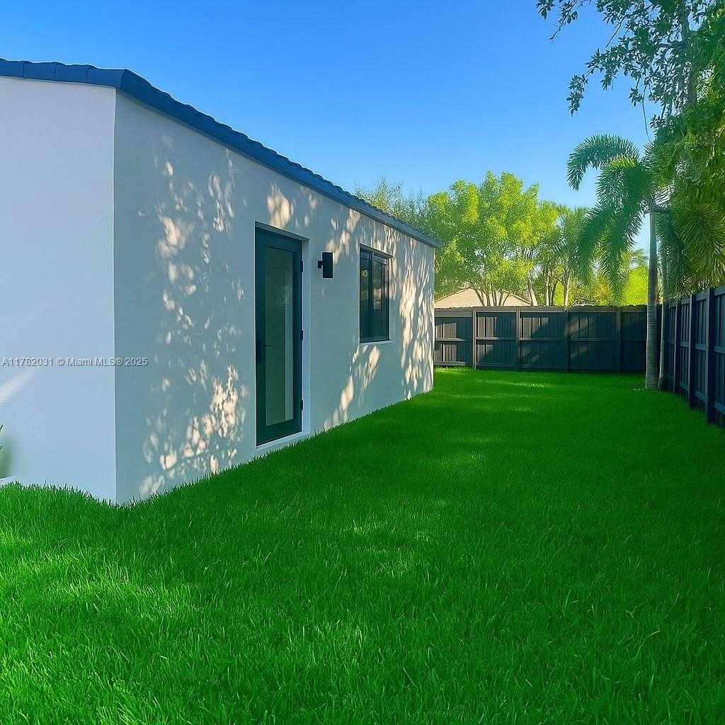 Small Image of 185 NORTH EAST 106TH ST, Miami Shores Number 26