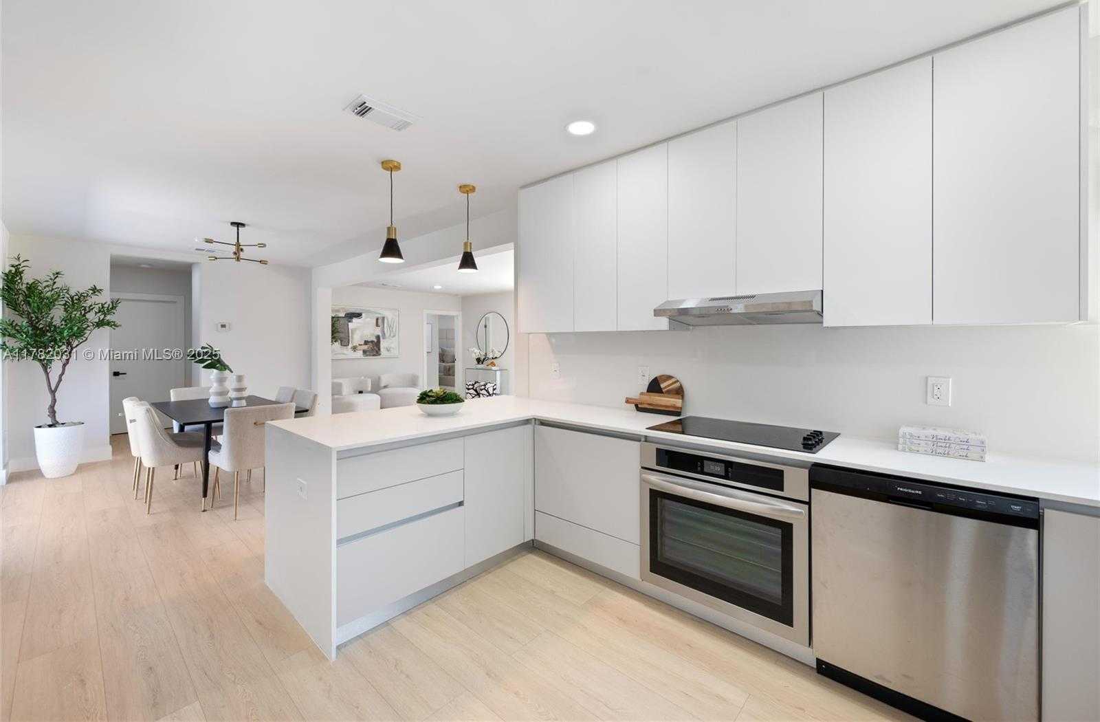 Small Image of 185 NORTH EAST 106TH ST, Miami Shores Number 8
