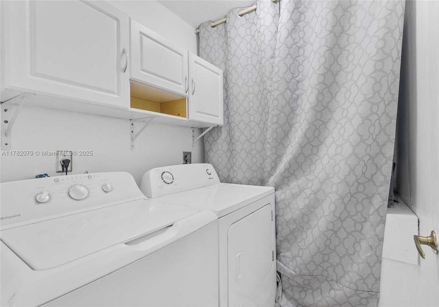 Small Image of 19313 NORTH WEST 11TH ST, Pembroke Pines Number 11