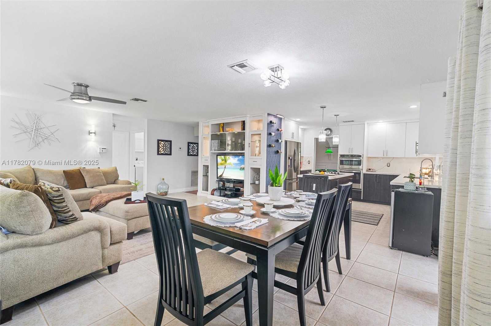 Small Image of 19313 NORTH WEST 11TH ST, Pembroke Pines Number 17