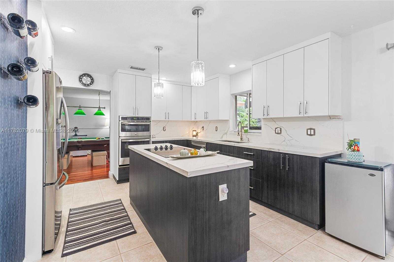 Small Image of 19313 NORTH WEST 11TH ST, Pembroke Pines Number 18