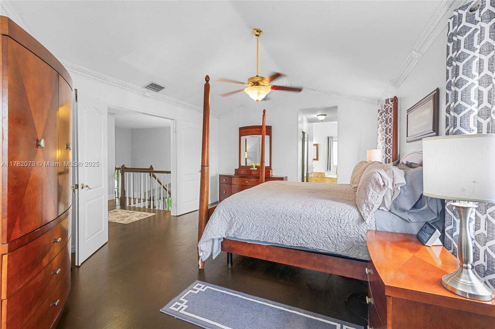 Small Image of 19313 NORTH WEST 11TH ST, Pembroke Pines Number 21