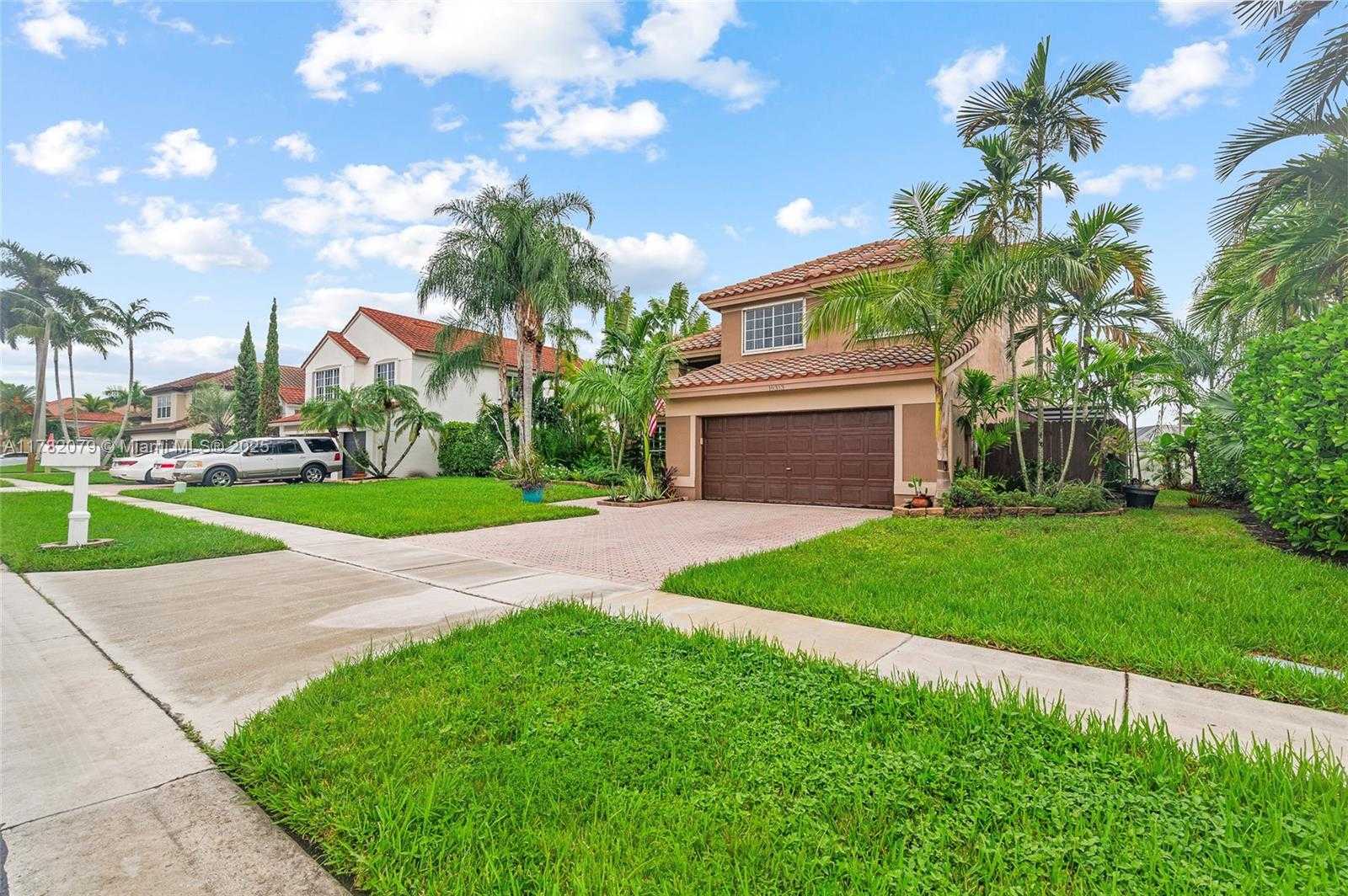 Small Image of 19313 NORTH WEST 11TH ST, Pembroke Pines Number 3