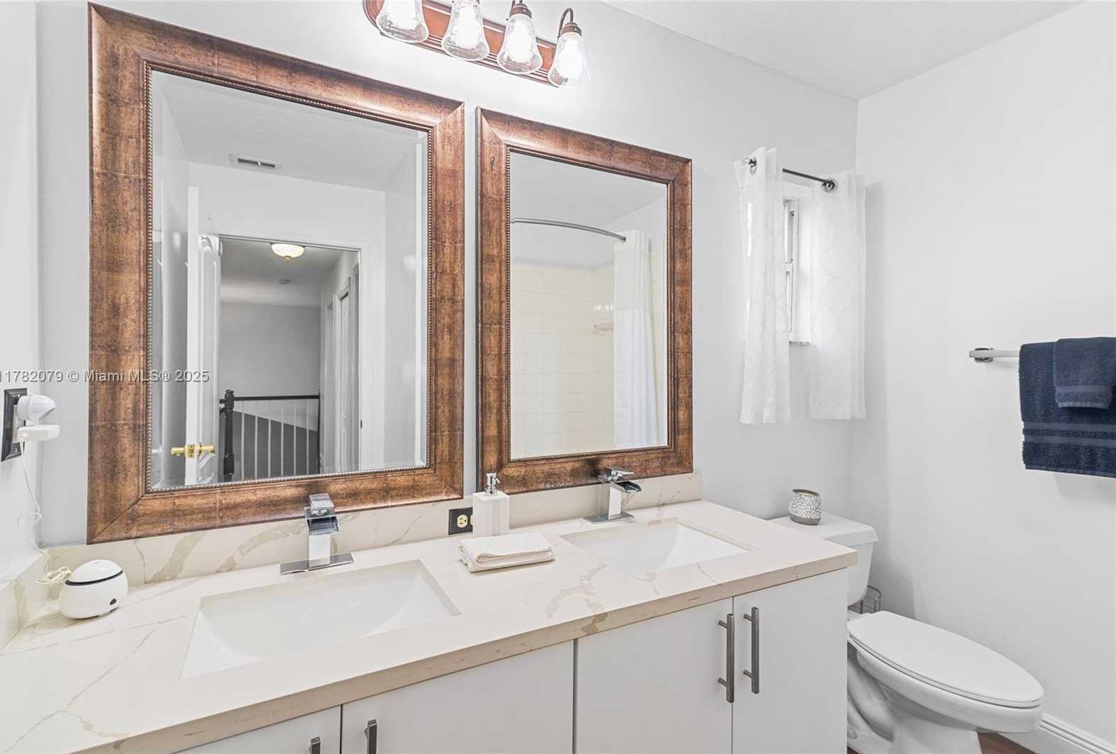 Small Image of 19313 NORTH WEST 11TH ST, Pembroke Pines Number 31