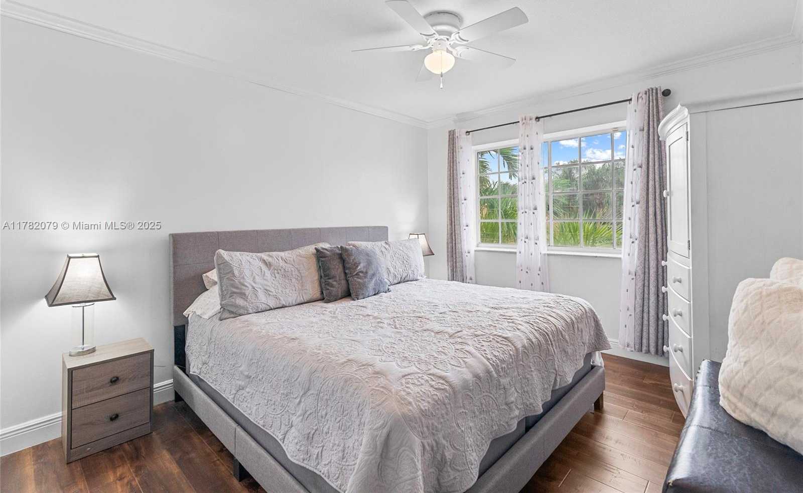 Small Image of 19313 NORTH WEST 11TH ST, Pembroke Pines Number 33