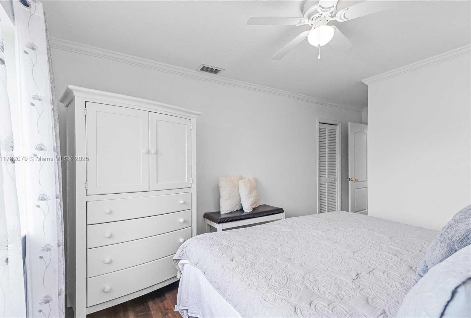 Small Image of 19313 NORTH WEST 11TH ST, Pembroke Pines Number 34