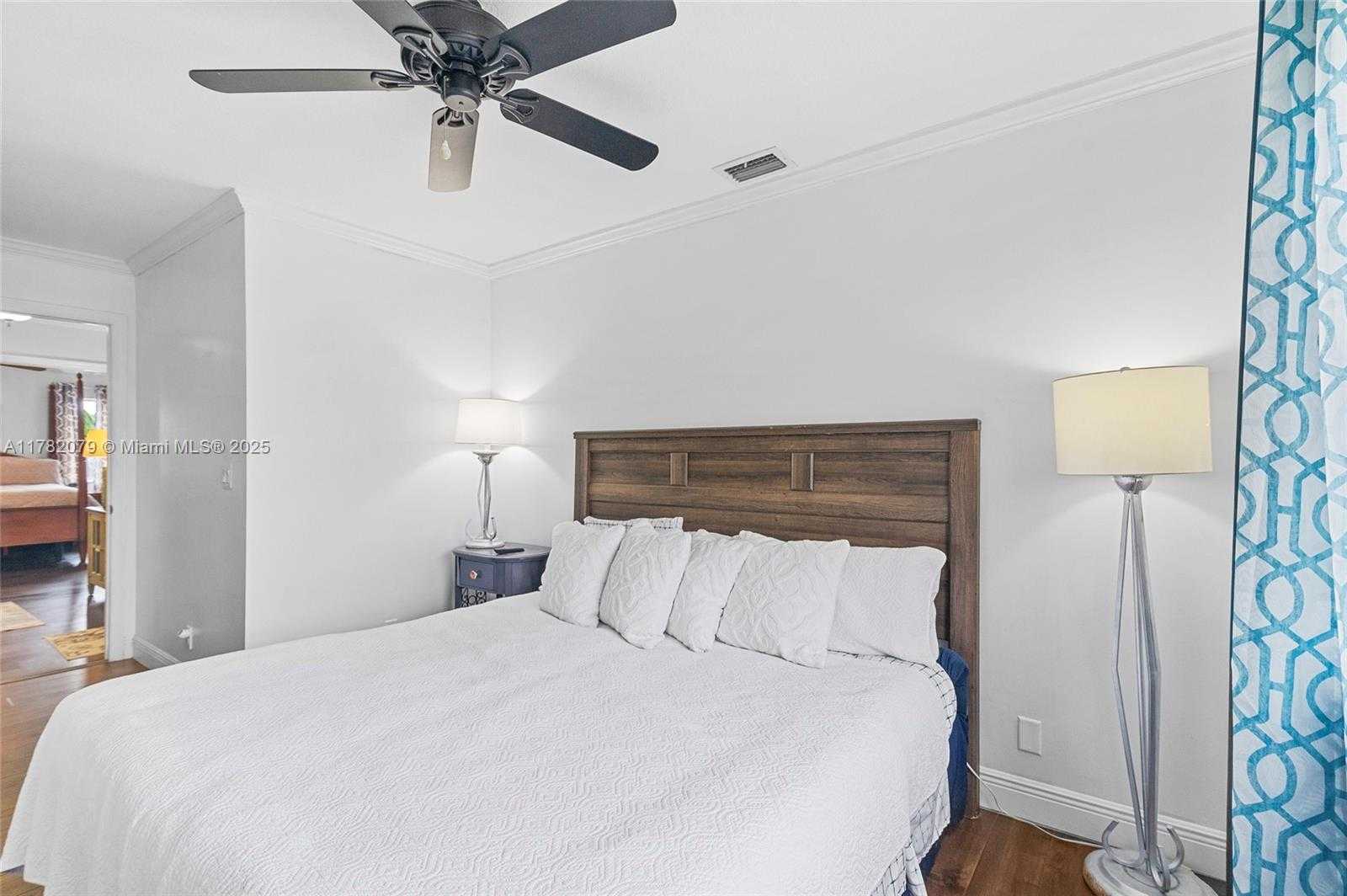 Small Image of 19313 NORTH WEST 11TH ST, Pembroke Pines Number 35