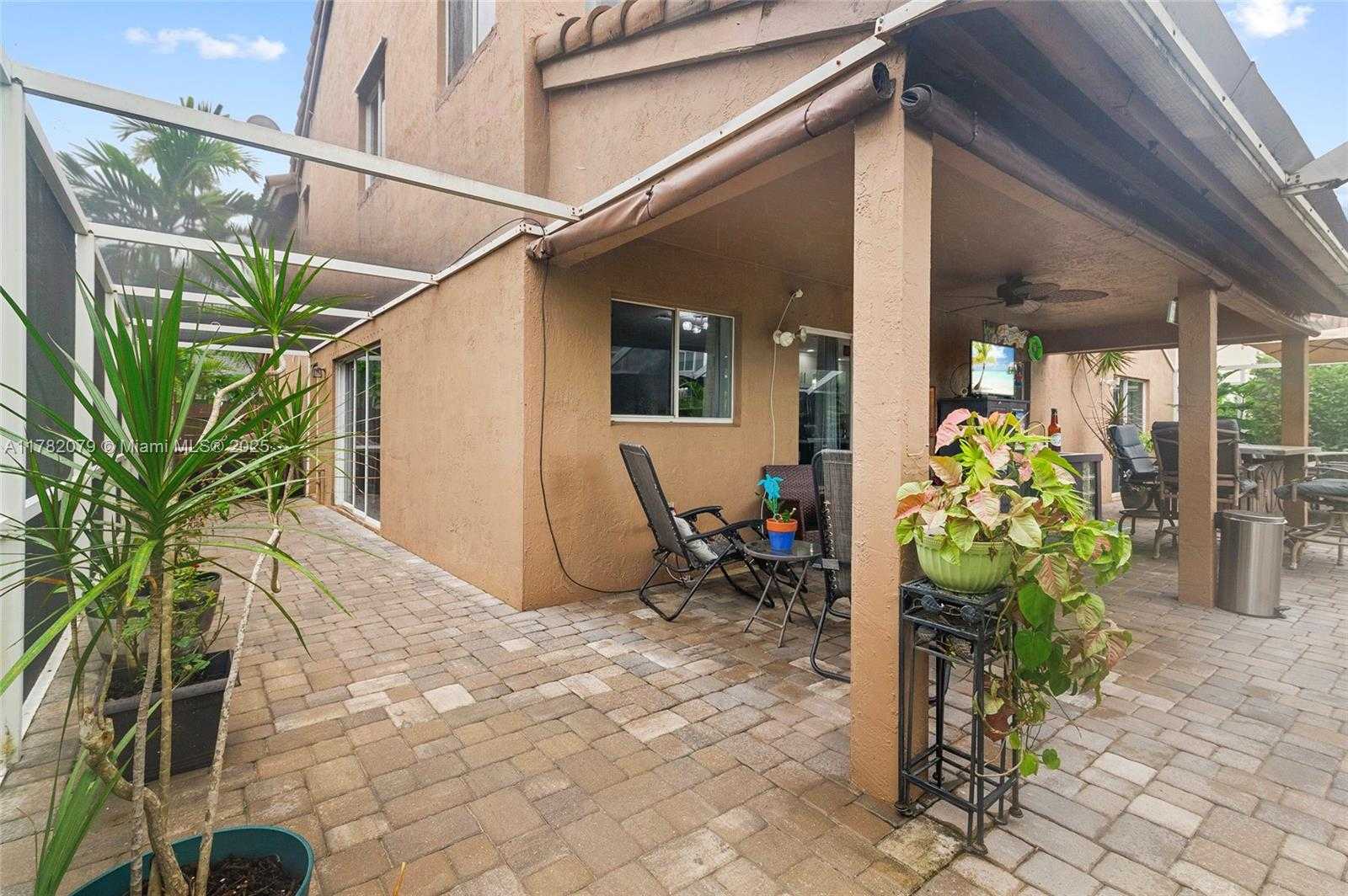 Small Image of 19313 NORTH WEST 11TH ST, Pembroke Pines Number 36