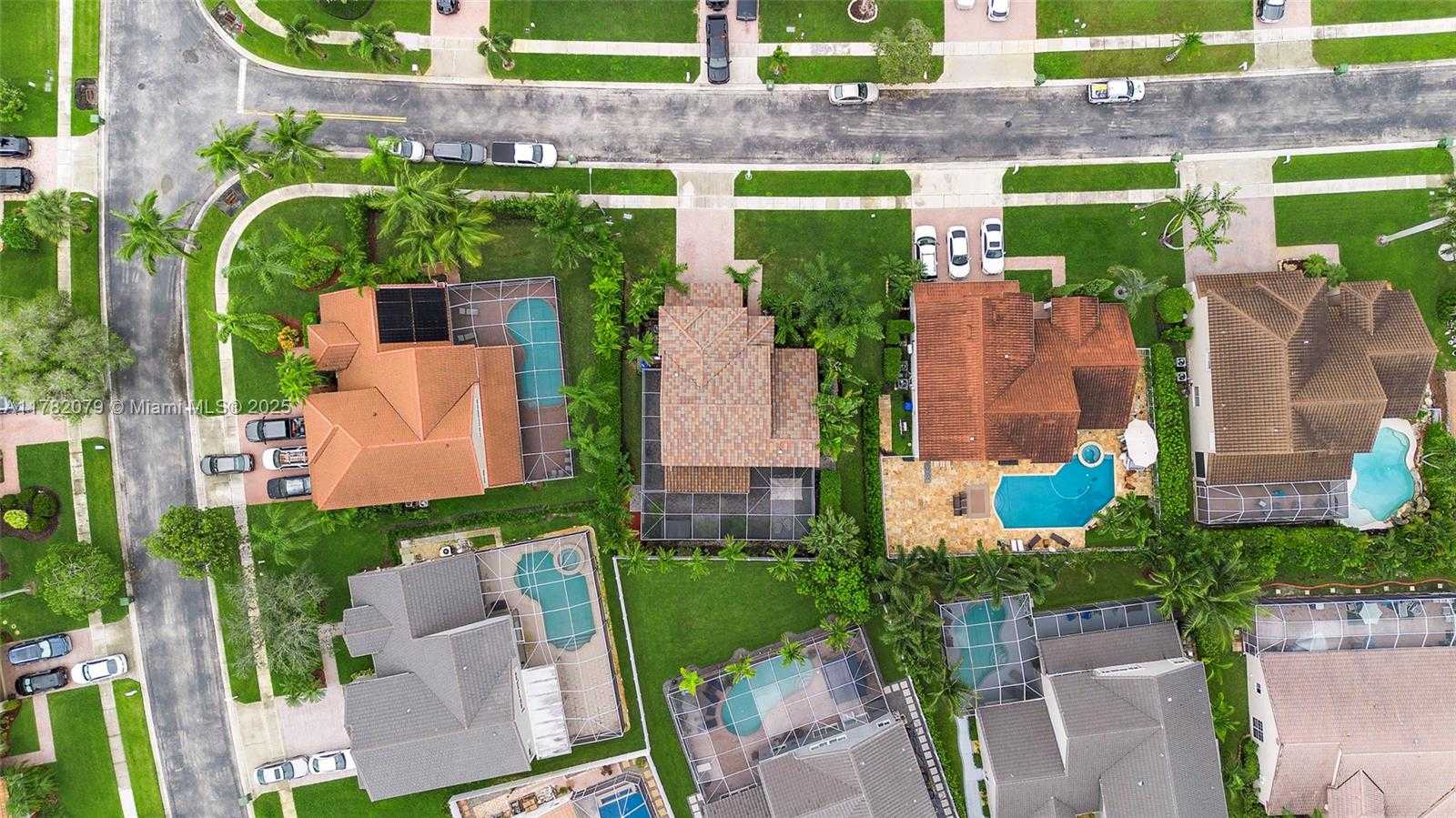 Small Image of 19313 NORTH WEST 11TH ST, Pembroke Pines Number 49