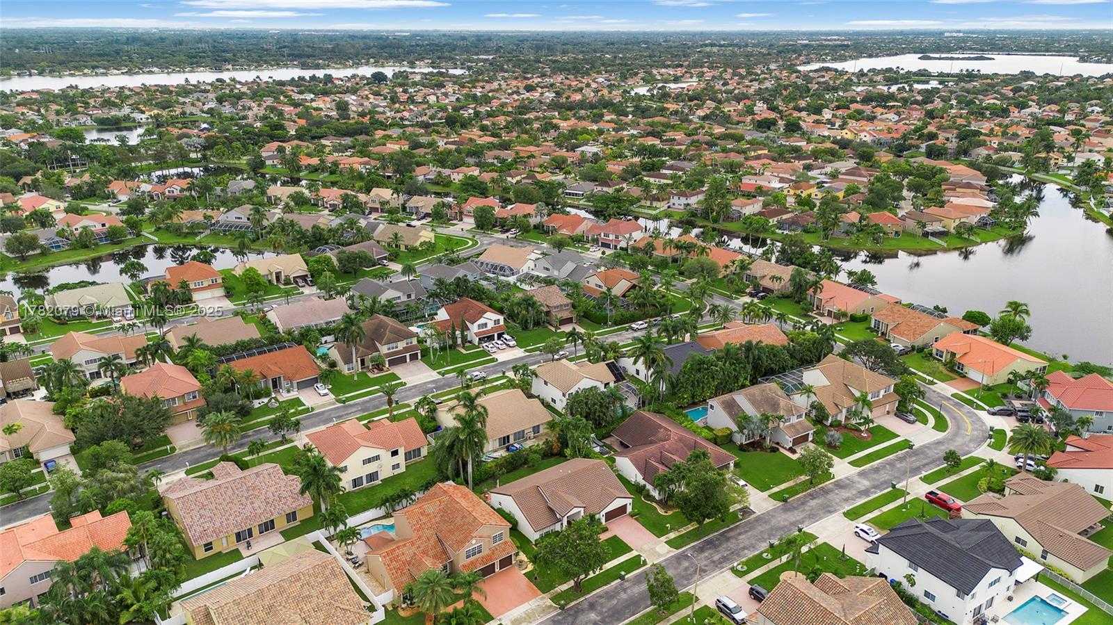Small Image of 19313 NORTH WEST 11TH ST, Pembroke Pines Number 52