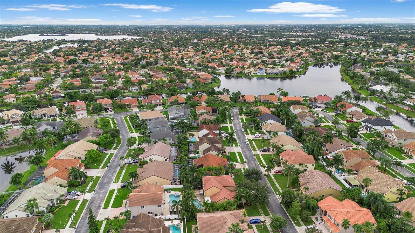Small Image of 19313 NORTH WEST 11TH ST, Pembroke Pines Number 53