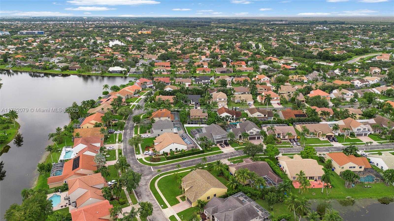 Small Image of 19313 NORTH WEST 11TH ST, Pembroke Pines Number 55