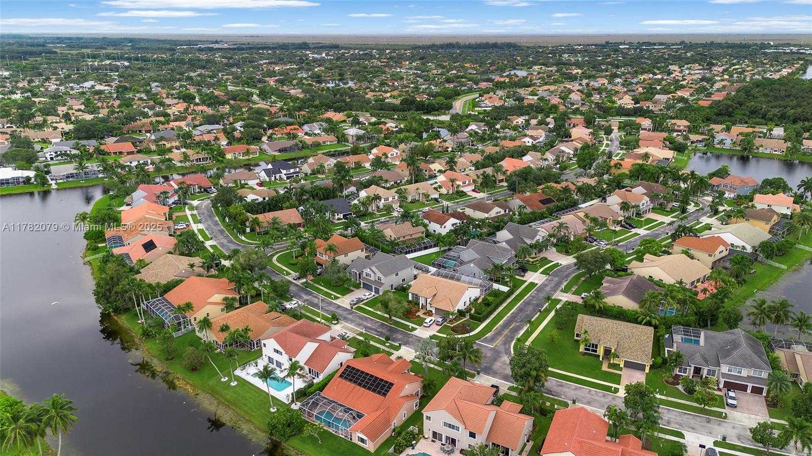 Small Image of 19313 NORTH WEST 11TH ST, Pembroke Pines Number 56