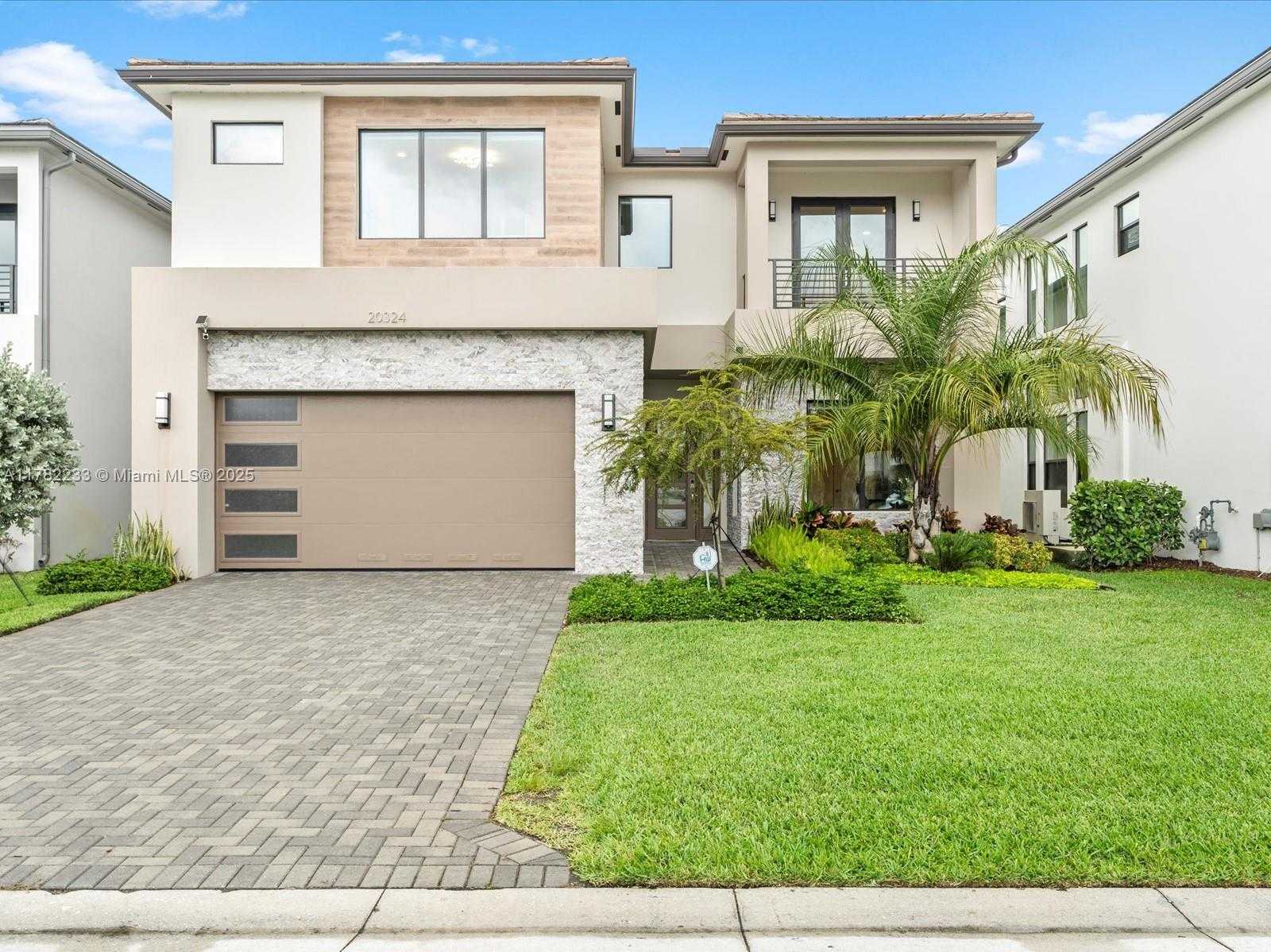 Small Image of 20324 CASTLE STUART AVE, Boca Raton Number 2