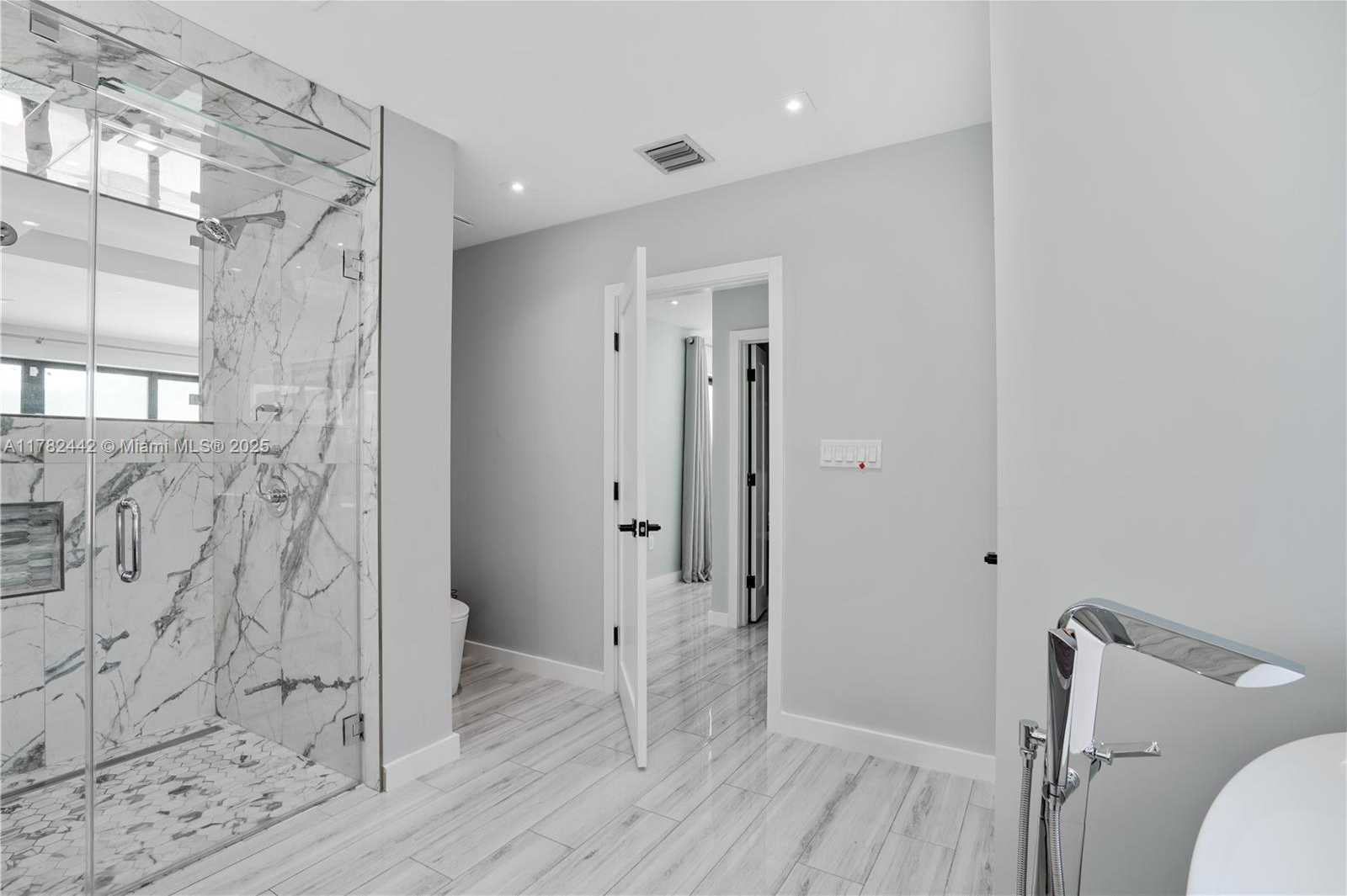 Small Image of 12500 GRIFFING BLVD, North Miami Number 13