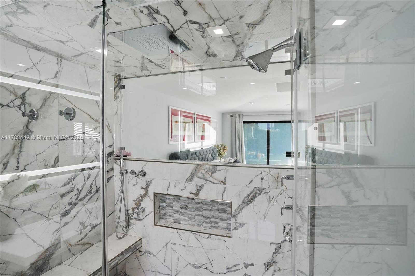 Small Image of 12500 GRIFFING BLVD, North Miami Number 14