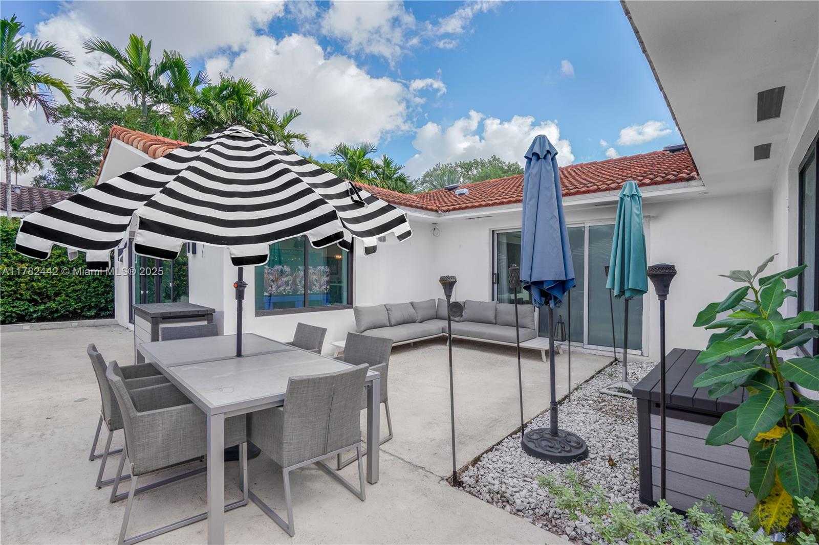 Small Image of 12500 GRIFFING BLVD, North Miami Number 2