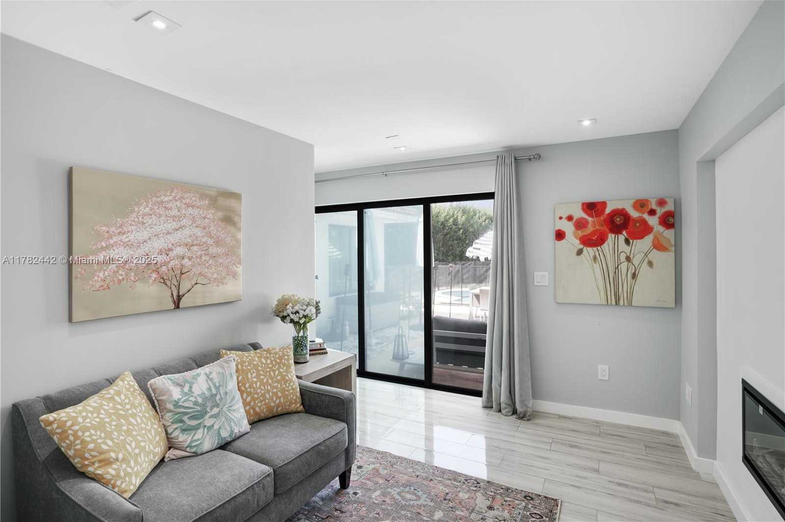 Small Image of 12500 GRIFFING BLVD, North Miami Number 29