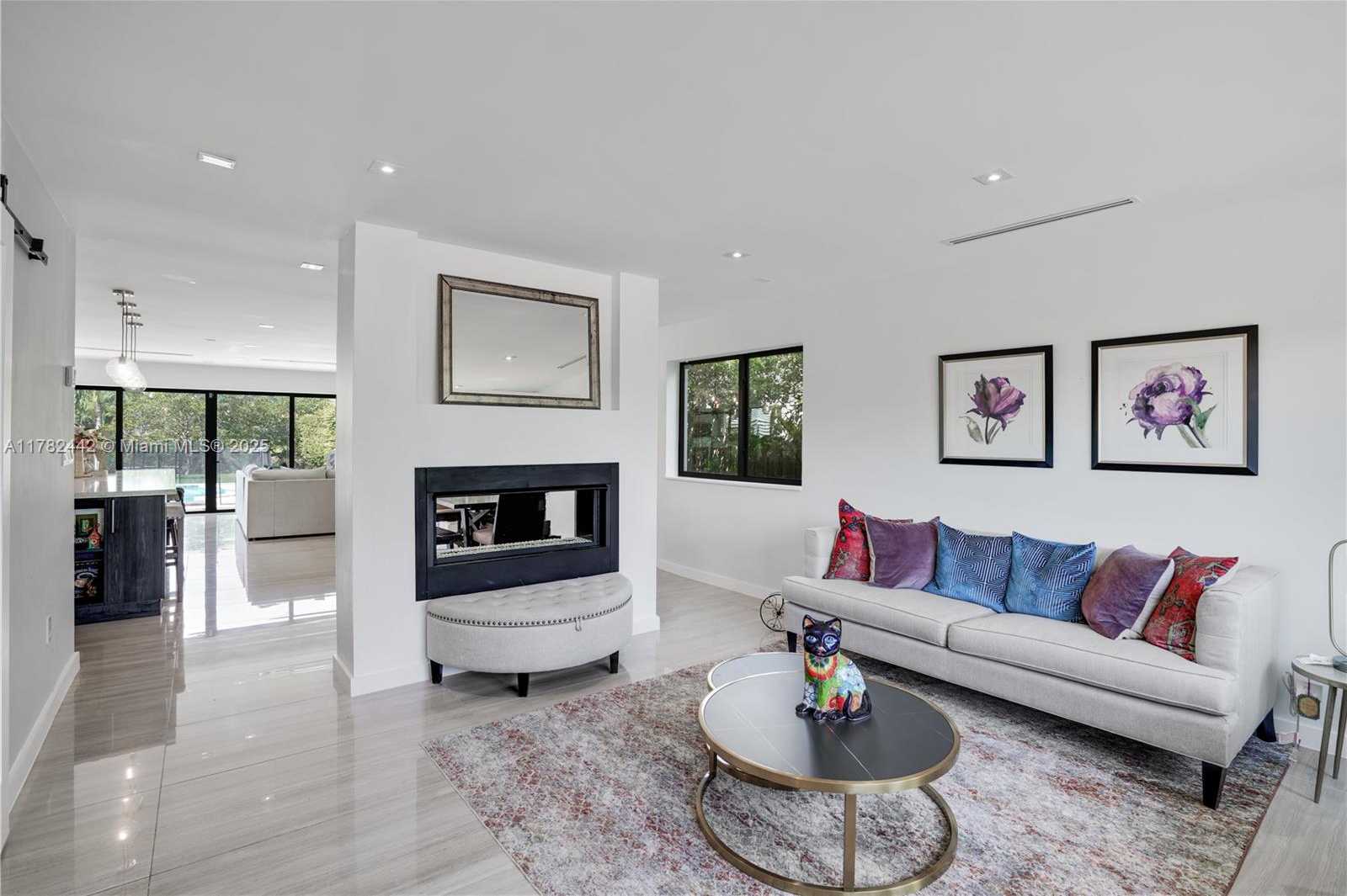 Small Image of 12500 GRIFFING BLVD, North Miami Number 34