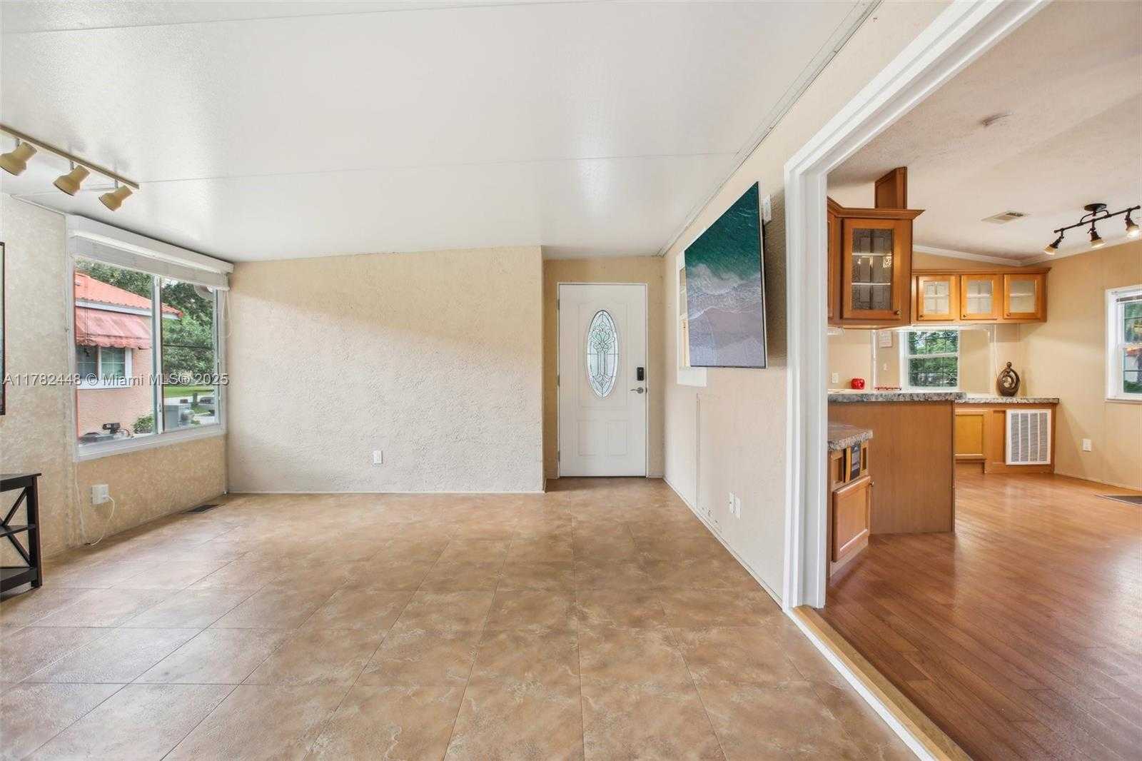 Small Image of 6621 LA MESA RD, Other City - In The State Of Florida Number 12