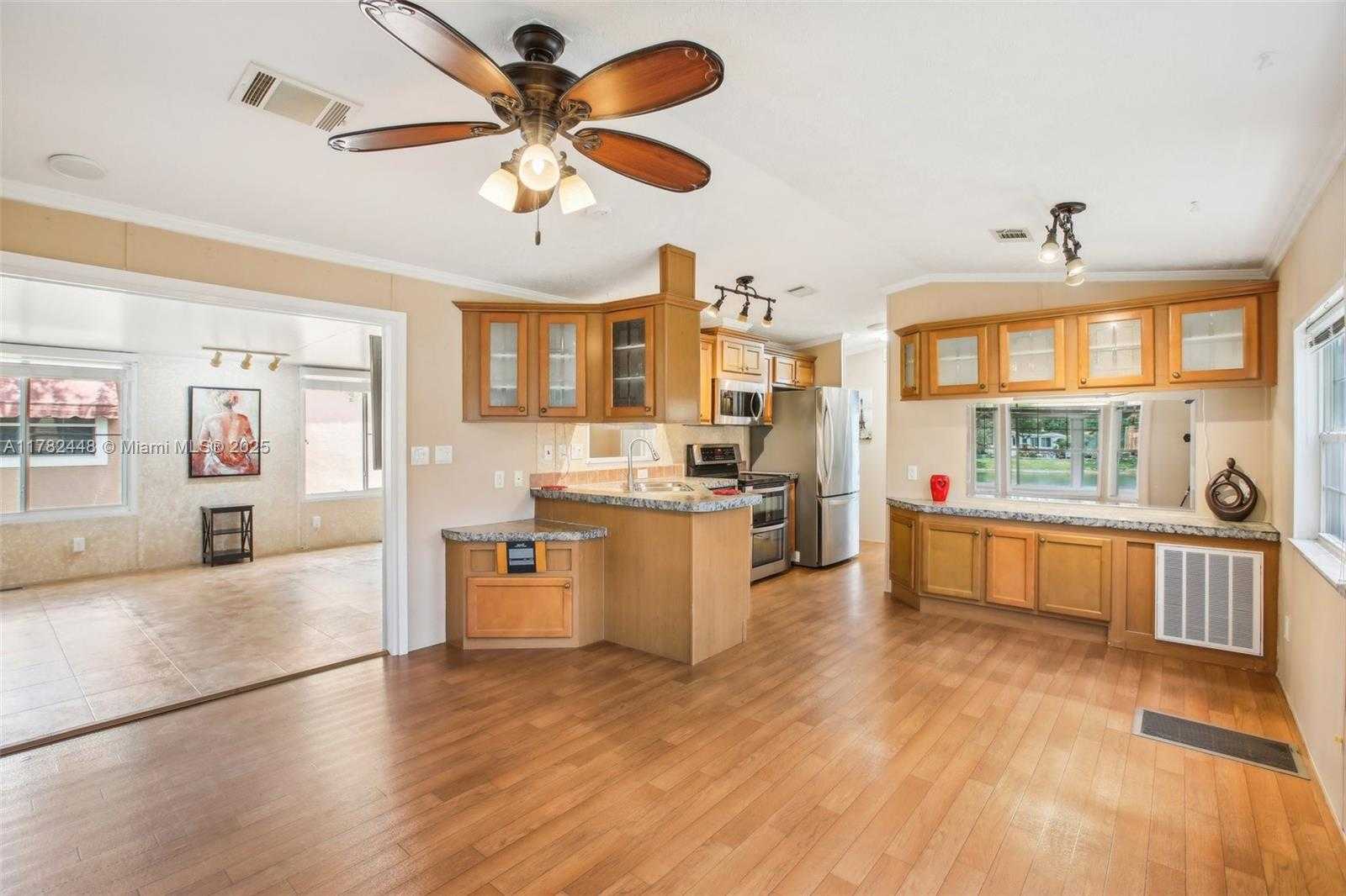 Small Image of 6621 LA MESA RD, Other City - In The State Of Florida Number 17