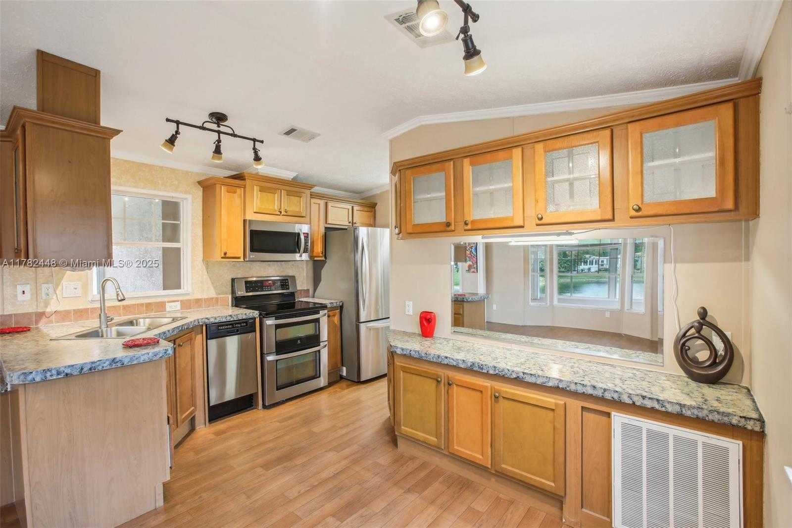 Small Image of 6621 LA MESA RD, Other City - In The State Of Florida Number 18