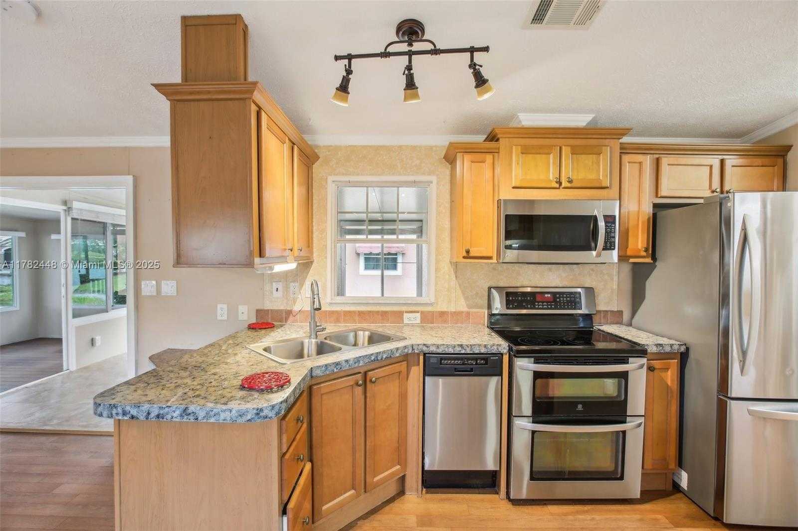 Small Image of 6621 LA MESA RD, Other City - In The State Of Florida Number 19