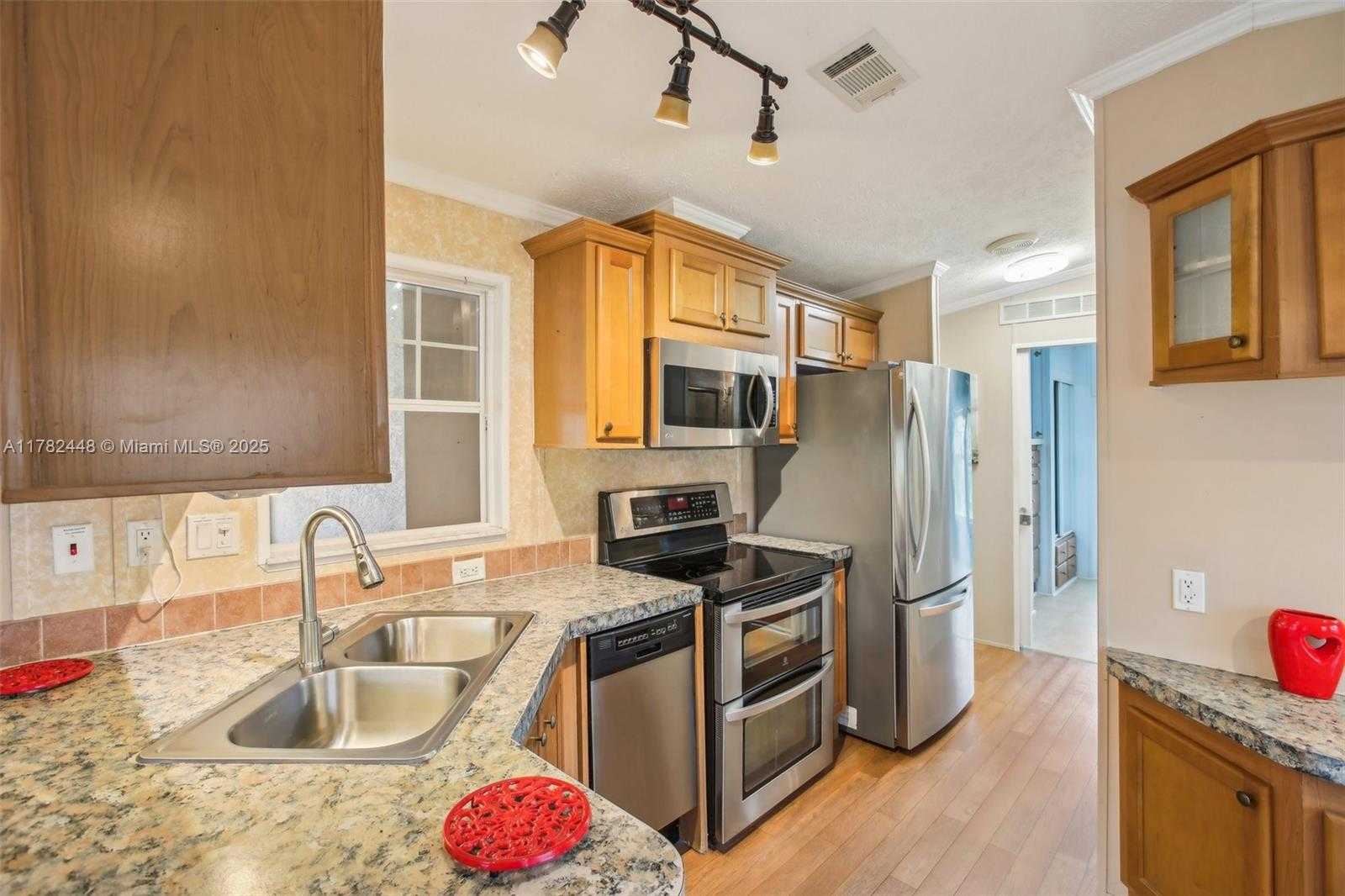Small Image of 6621 LA MESA RD, Other City - In The State Of Florida Number 20