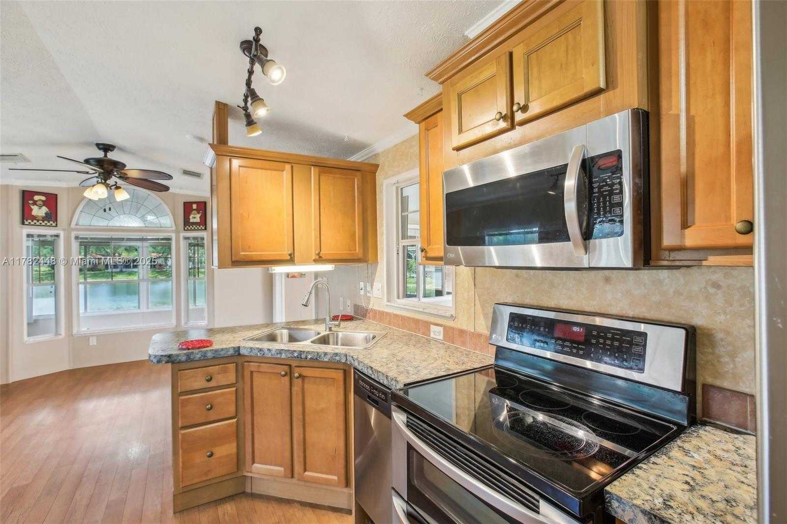 Small Image of 6621 LA MESA RD, Other City - In The State Of Florida Number 21
