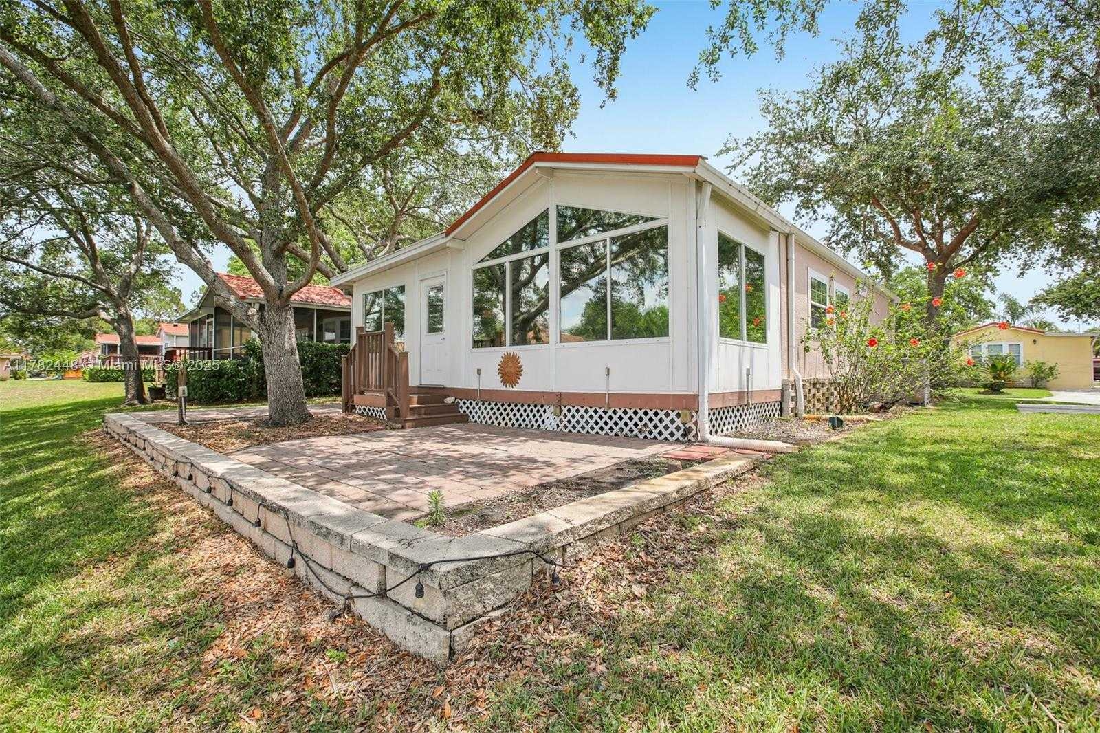 Small Image of 6621 LA MESA RD, Other City - In The State Of Florida Number 34
