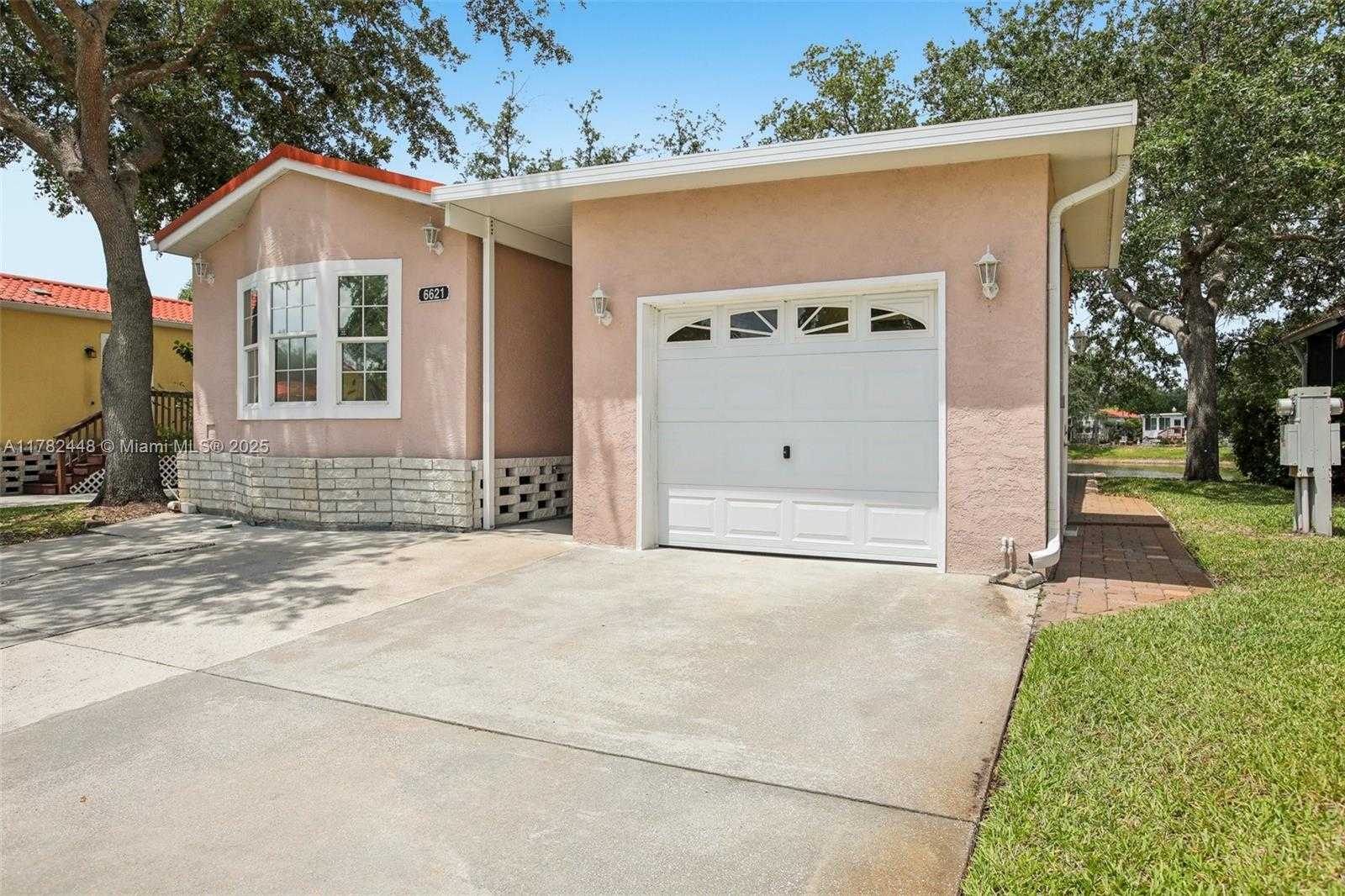 Small Image of 6621 LA MESA RD, Other City - In The State Of Florida Number 45